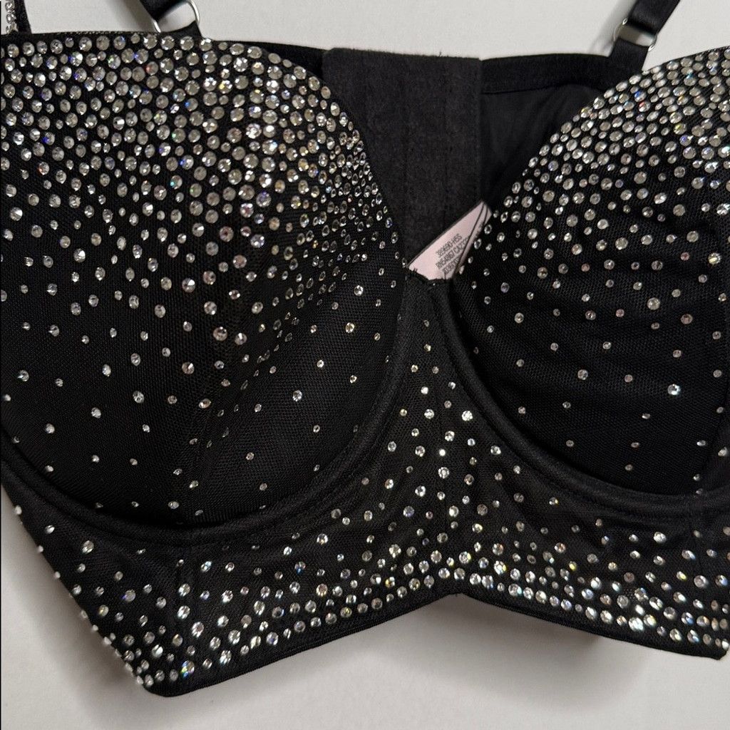 Victoria's Secret NWT Limited Edition 2018 NY Fashion show Swarovski bra 34D Size ONE SIZE - 5 Thumbnail