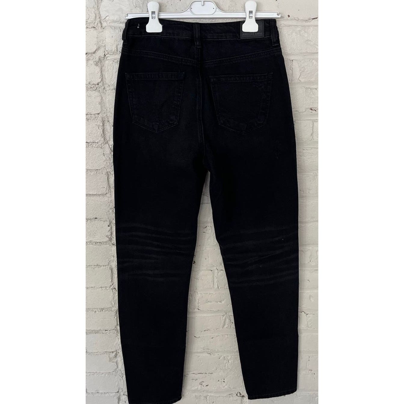 American Eagle Outfitters NWOT American Eagle Mom Jean - Size 0 Size 25" / US 0 / IT 36 - 2 Thumbnail