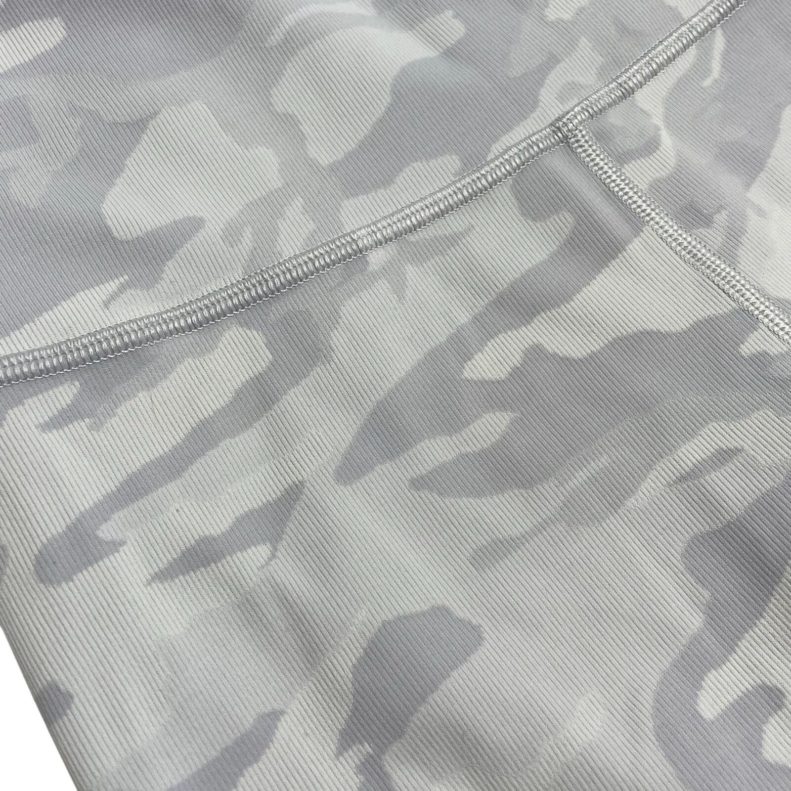 Lululemon Lululemon Wunder Train Short 6" Size 4 Size 27" / US 4 / IT 40 - 7 Thumbnail