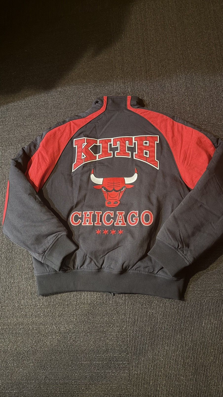 Kith Kith x Chicago bulls Jacket (Chicago store exclusive only) Size US M / EU 48-50 / 2 - 1 Thumbnail
