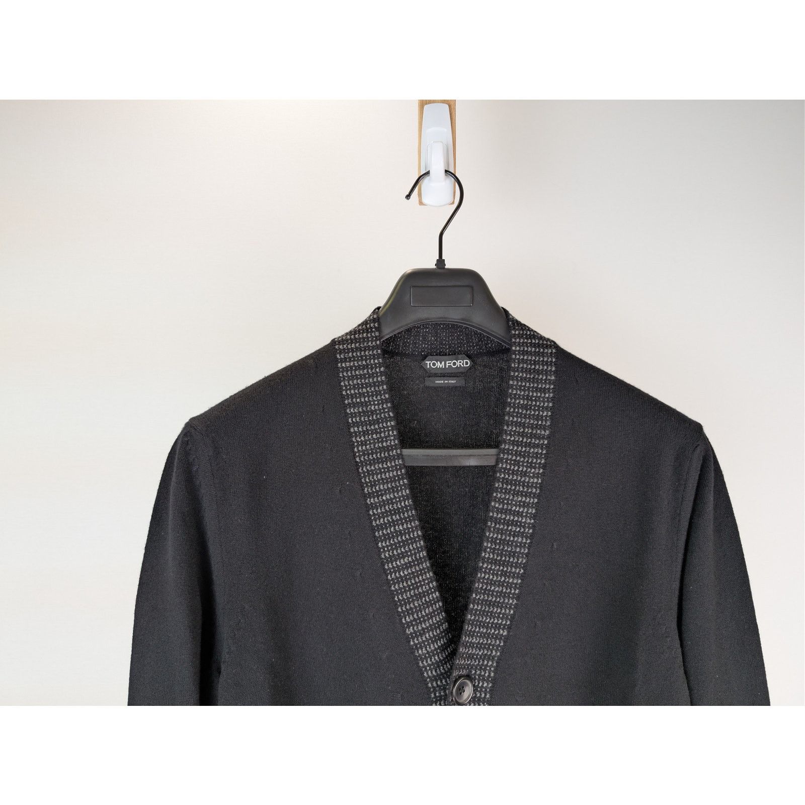 Tom Ford o1rshd1 Knitwear V-Neck Cardigan Sweater in Black Size US M / EU 48-50 / 2 - 3 Thumbnail
