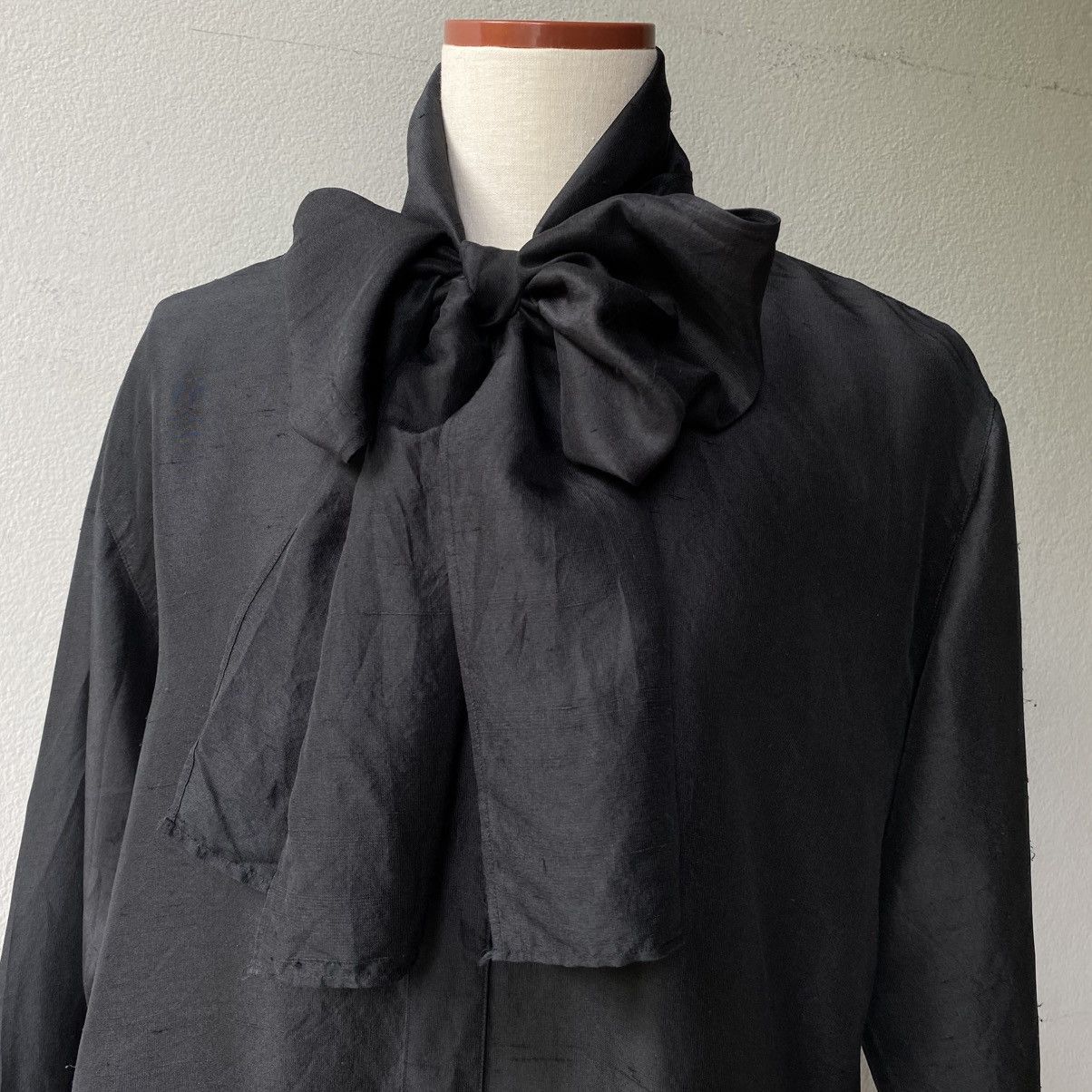 Issey Miyake IS Issey Miyake Black Silk Long Sleeve Bow Tie Collar Shirt Size XL / US 12-14 / IT 48-50 - 4 Thumbnail