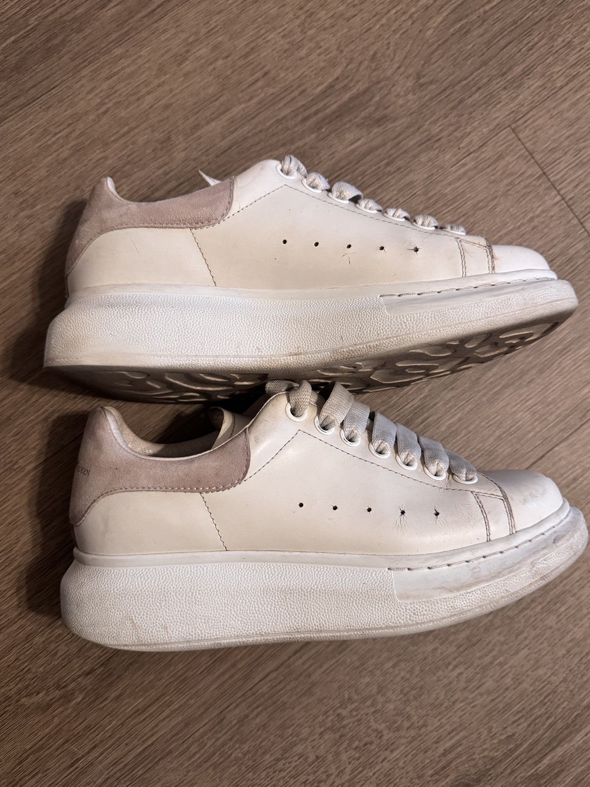Alexander McQueen Women's Oversized Sneaker in White/Patchouli Size US 7 / IT 37 - 10 Thumbnail