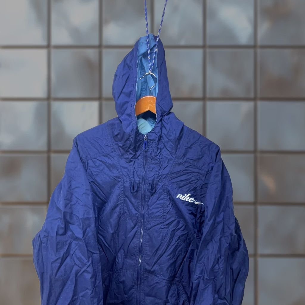 Nike Vintage Nike Windbreaker Jacket 2XL Hooded Satin Nylon Logo Embroidered 90s Outdoor Men XS? Size US XXL / EU 58 / 5 - 1 Thumbnail