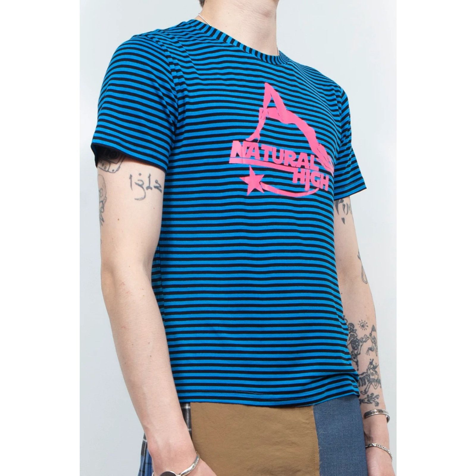 Japanese Brand Y2K Blue Striped Graphic Printed T-Shirt size Baby Tee Size US S / EU 44-46 / 1 - 6 Thumbnail