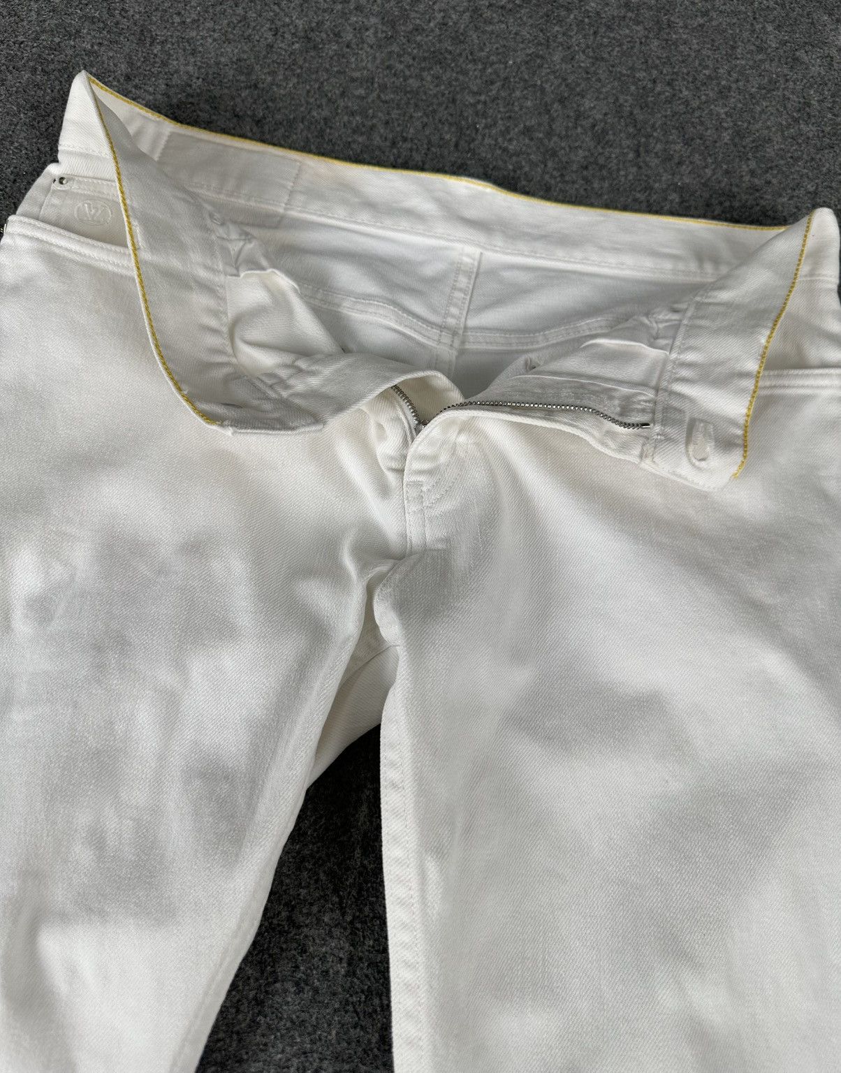 Louis Vuitton Louis Vuitton - Monogram Patch Stretch Fit White Denim Pants Size US 32 / EU 48 - 8 Thumbnail