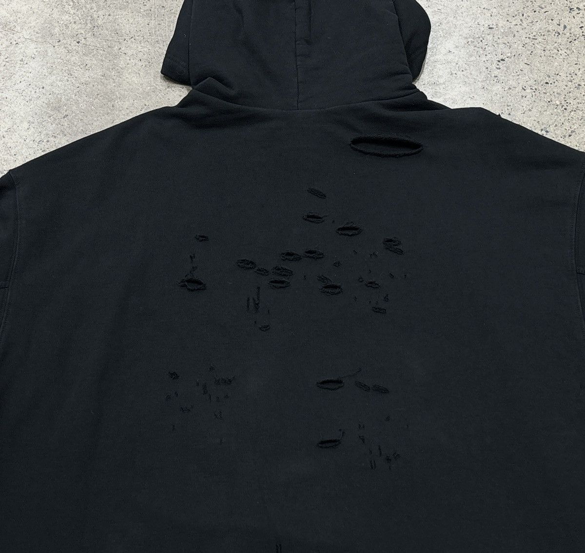 Balenciaga Balenciaga 22fw Destroyed Hoodie，size s（oversize） Size US S / EU 44-46 / 1 - 10 Thumbnail