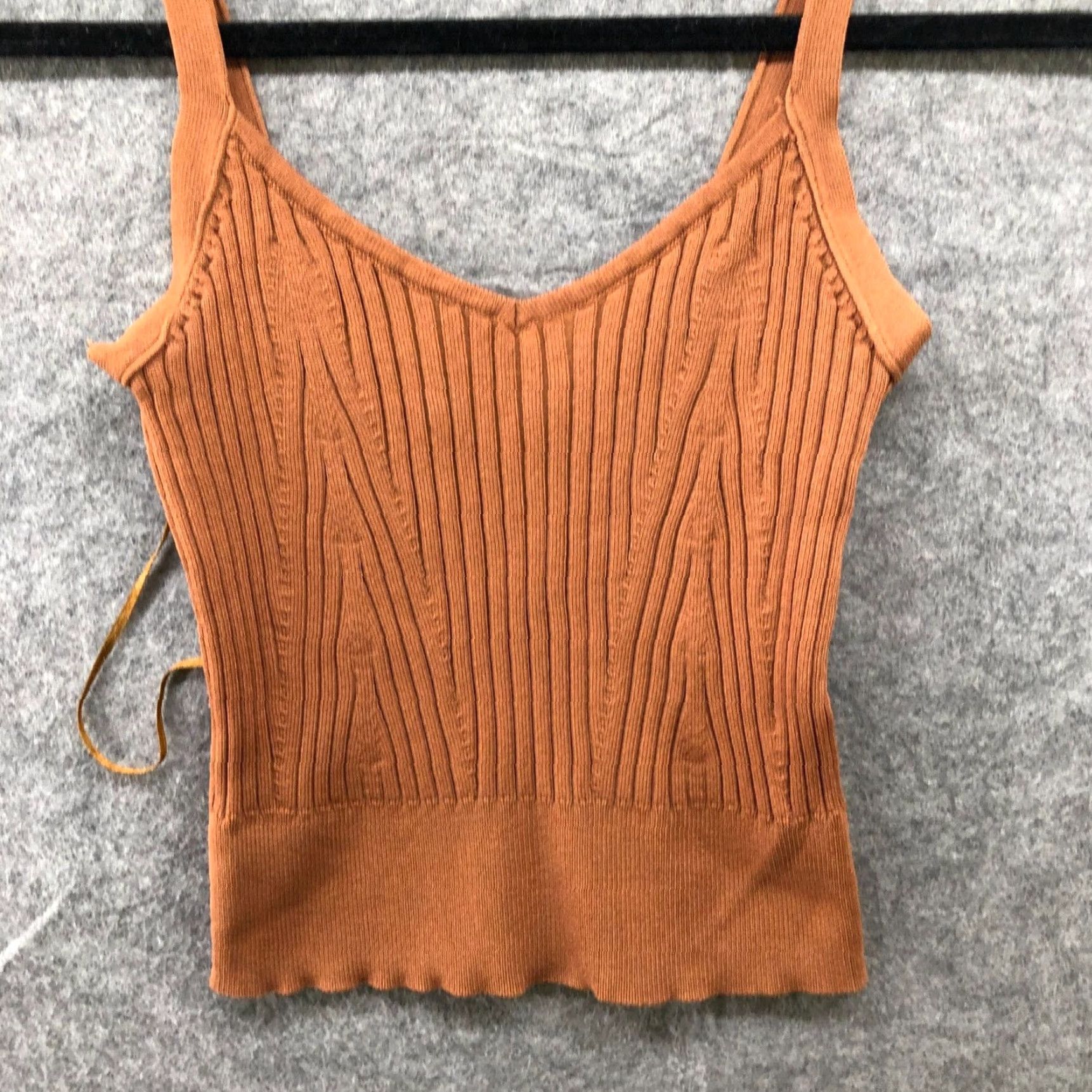 Vintage VINTAGE? No — Seek The Label Ribbed Knit Cami Top Womens XS Tan Brown V-Neck Tank Top Casual Basic Knit Sexy Slim Stretch Size XS / US 0-2 / IT 36-38 - 4 Thumbnail