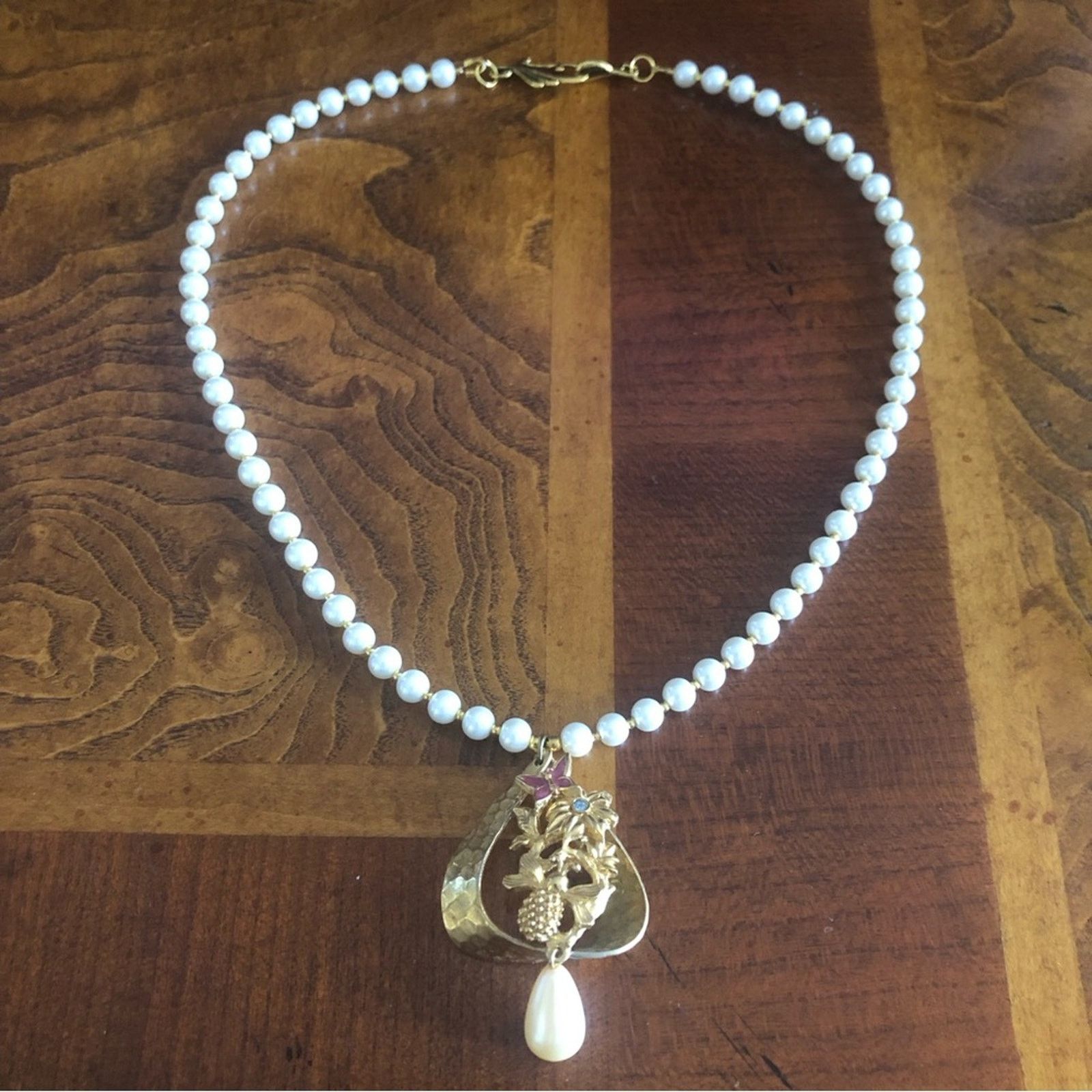 Handmade Handcrafted repurpose hammered gold floral Pearl necklace Size ONE SIZE - 6 Thumbnail