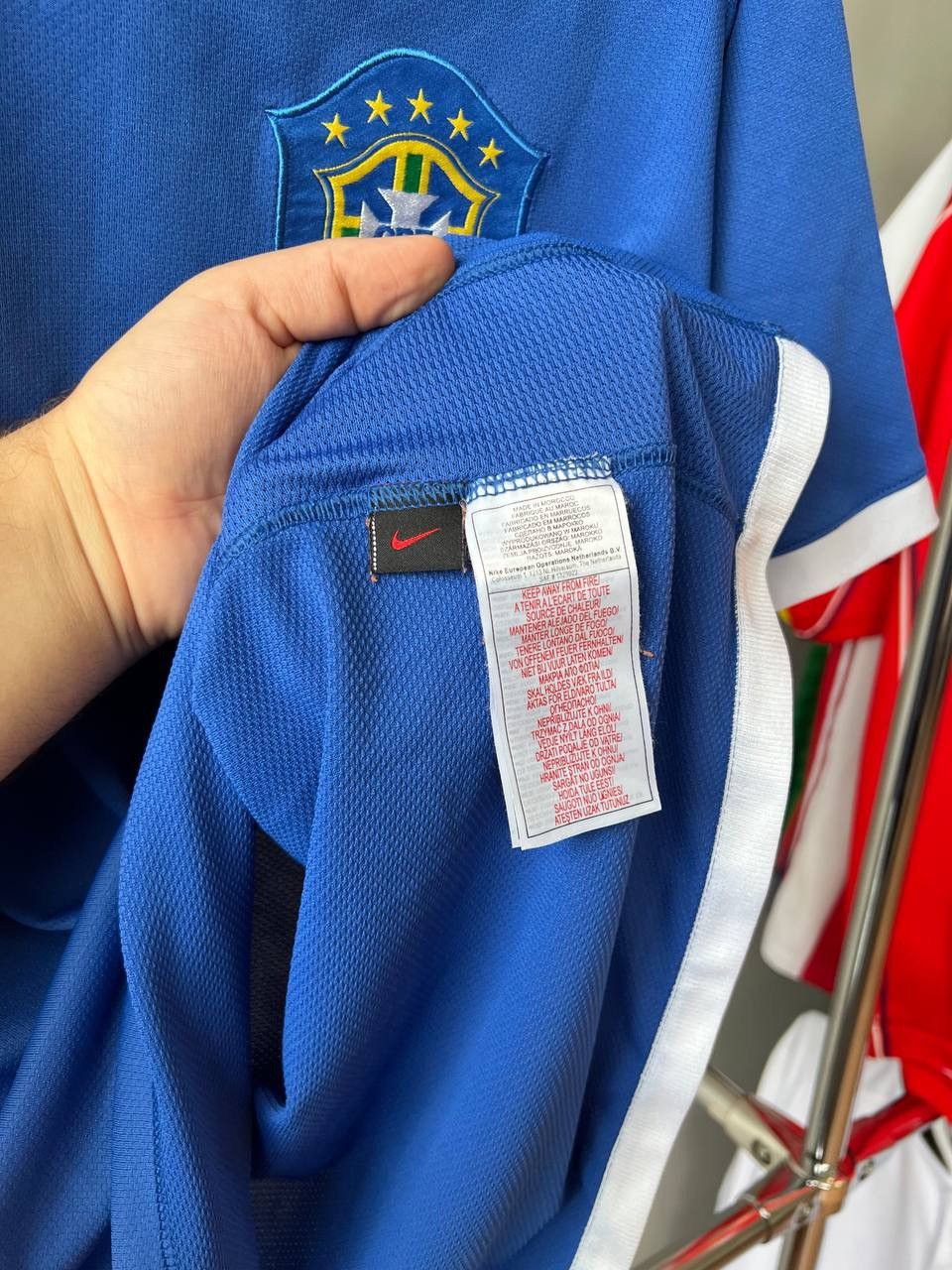Vintage 2006/8 BRAZIL TEAM AWAY SOCCER FOOTBALL JERSEY SHIRT NIKE M Size US M / EU 48-50 / 2 - 6 Thumbnail