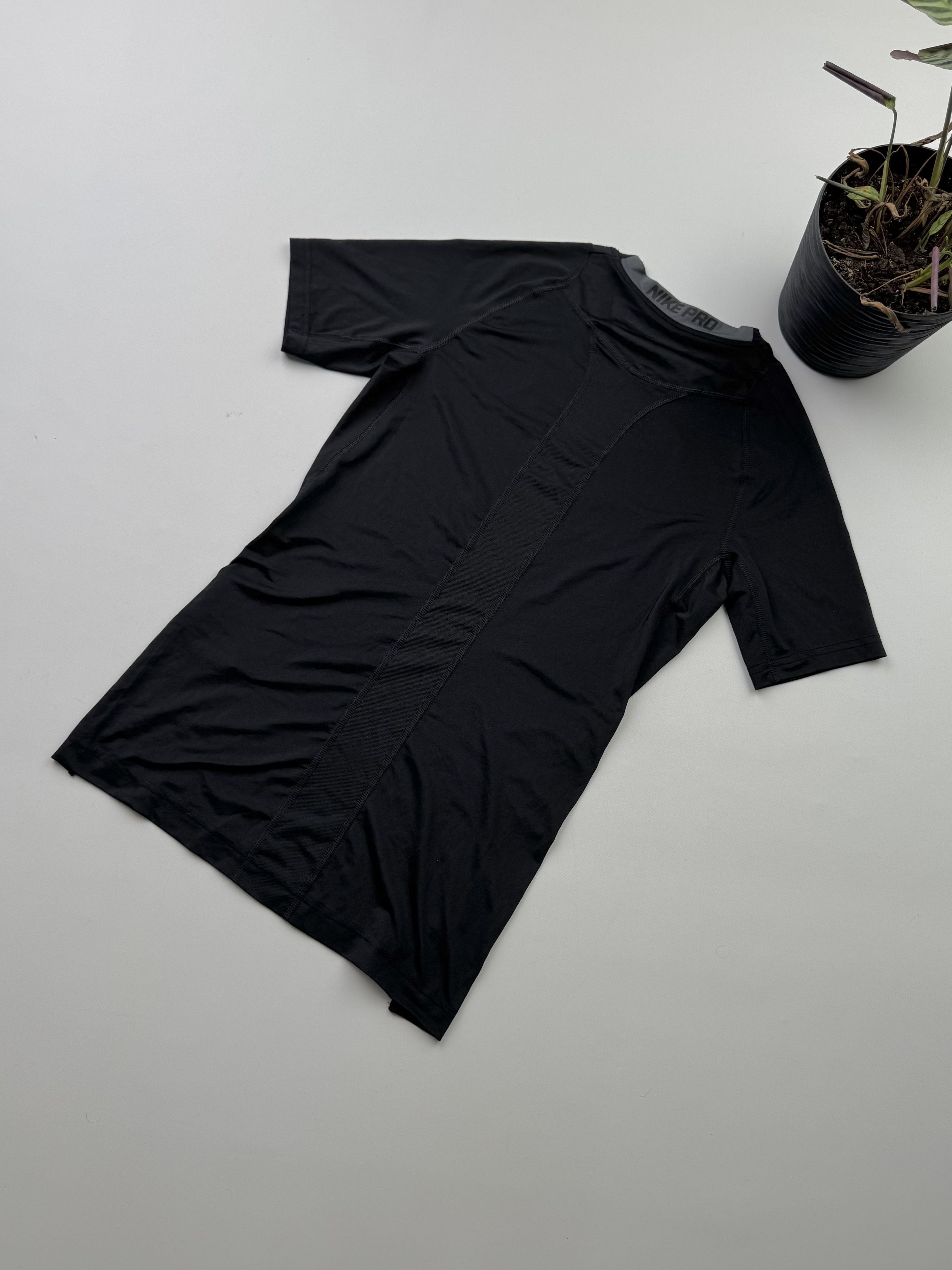 Nike Nike Pro T-Shirt (145) Size US S / EU 44-46 / 1 - 9 Thumbnail
