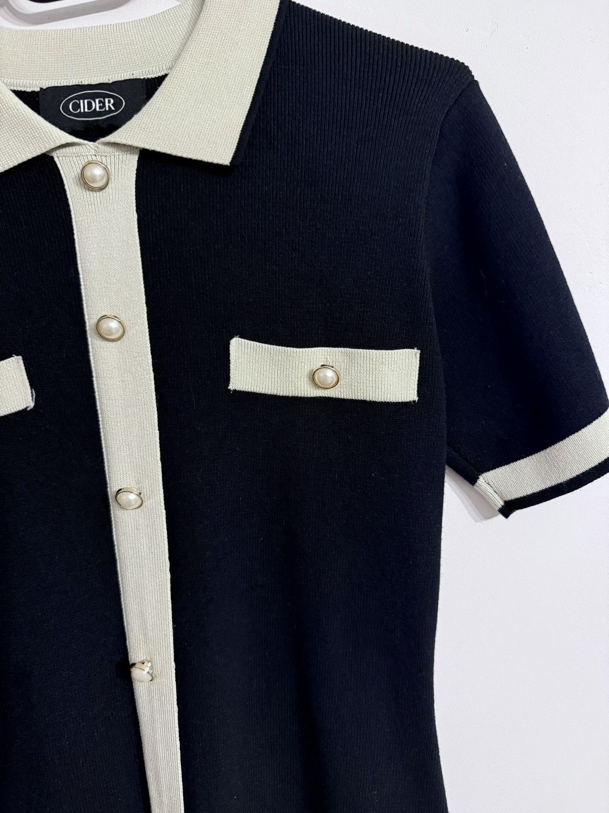 Cider Chanel-Inspired Black Knit Dress with Pearl Buttons – Size M Size M / US 6-8 / IT 42-44 - 3 Thumbnail
