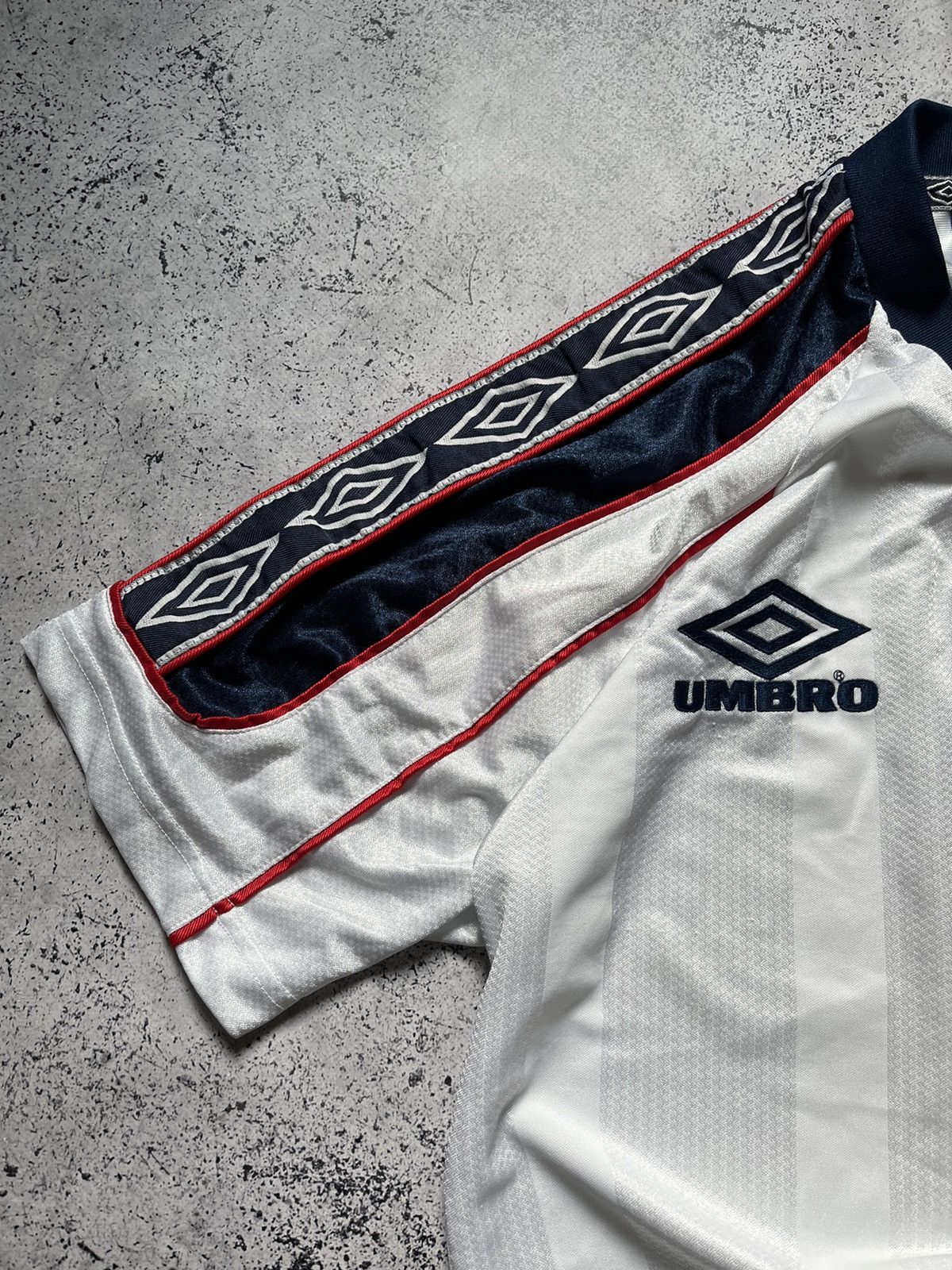 Umbro Vintage Umbro Soccer Jersey T-shirt Stripes Logo Tee Y2K USA Size US S / EU 44-46 / 1 - 2 Thumbnail