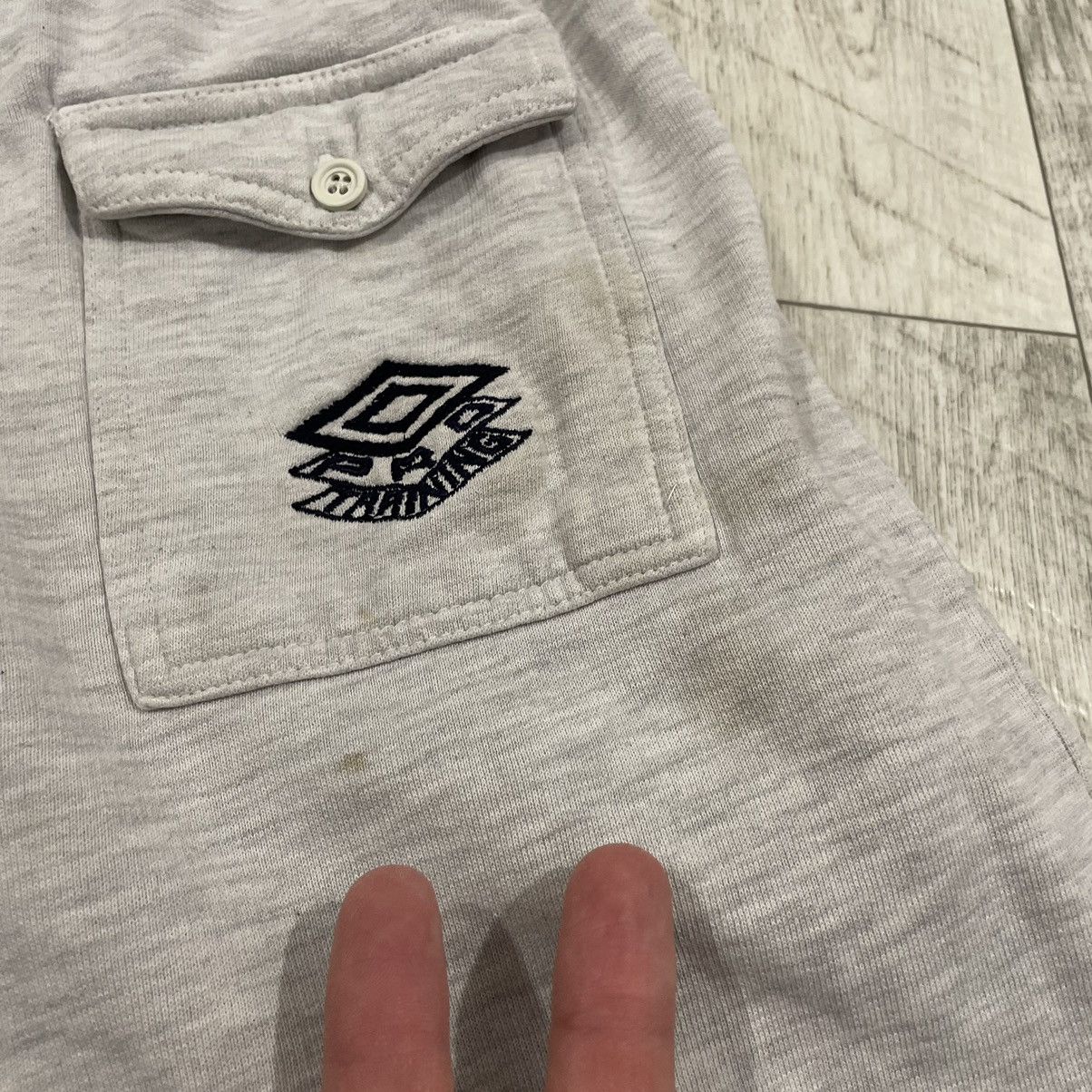 Umbro × Vintage 90s MANCHESTER UNITED ENGLAND SHORTS UMBRO JERSEY VINTAGE Size US 34 / EU 50 - 9 Thumbnail