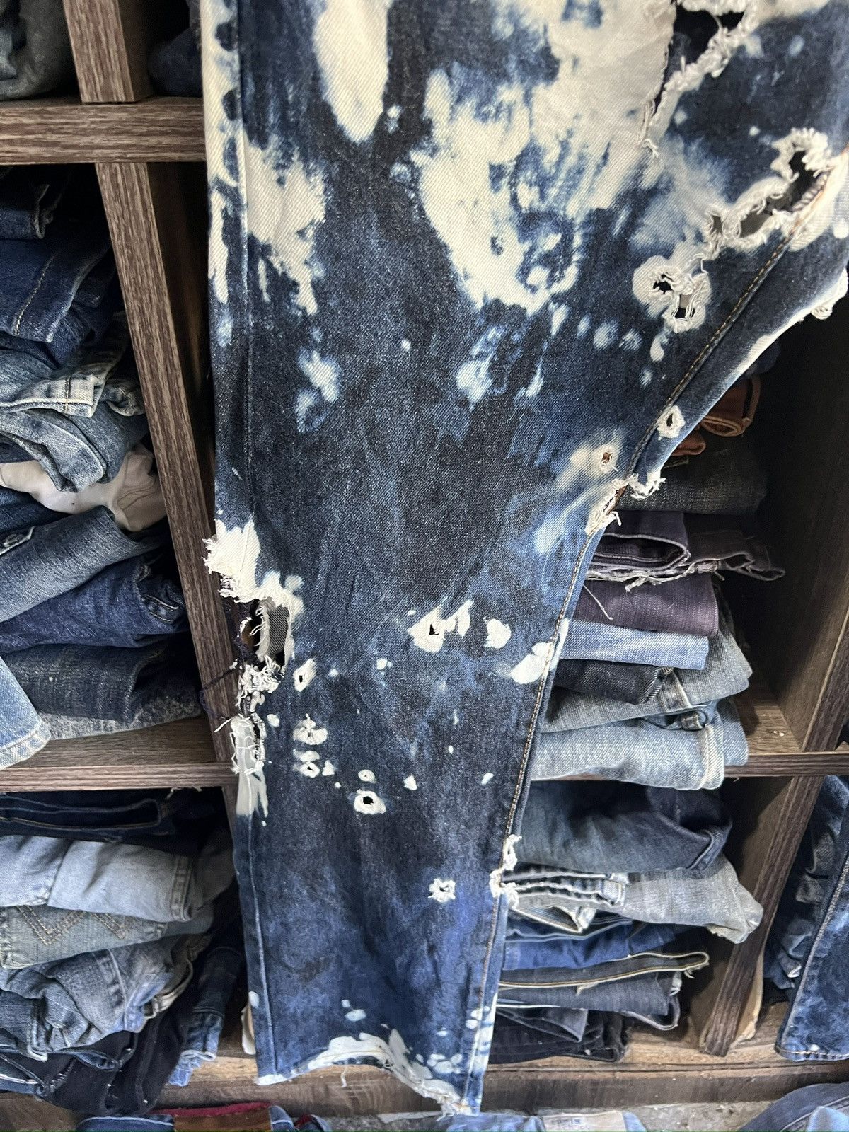 H&M 🔥Thrashed H&M Tie Dye Distressed Denim Size US 33 - 7 Thumbnail