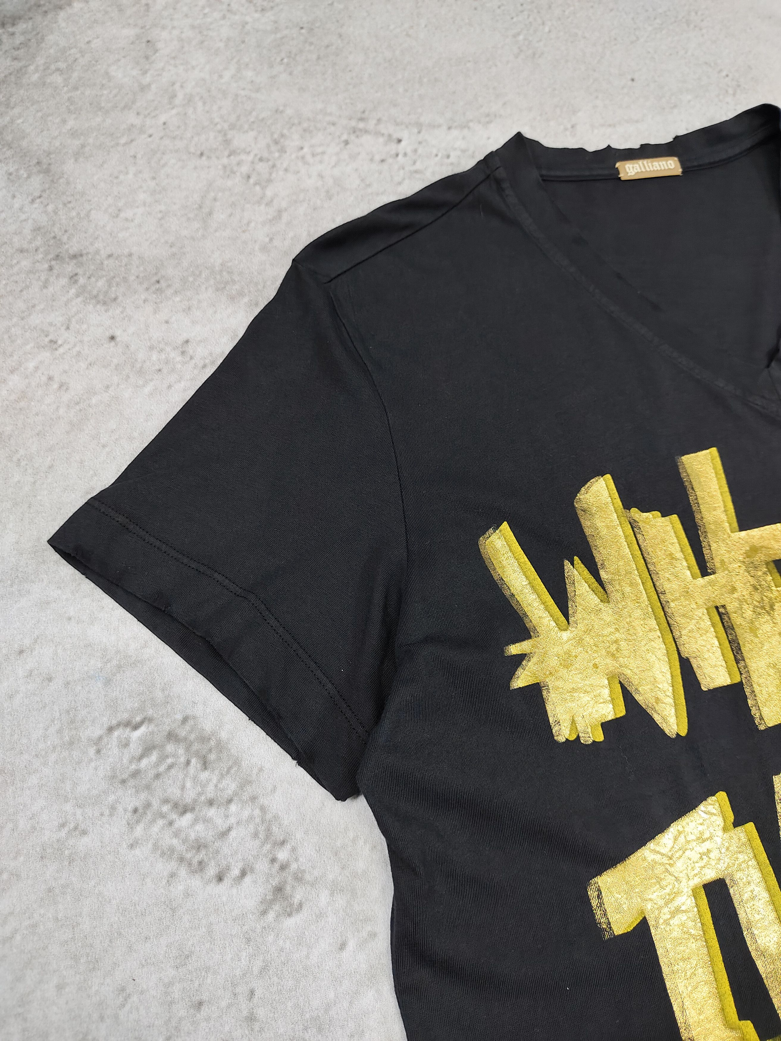 John Galliano 2000s Galliano Distressed “WHERES THE LOVE” Glam Rock Tshirt Size US L / EU 52-54 / 3 - 4 Thumbnail