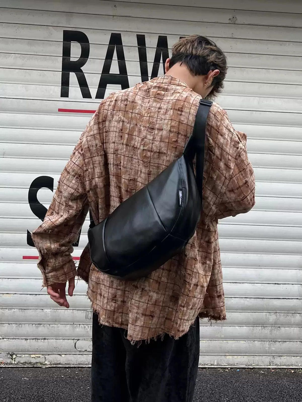 Leather Capacity Dumpling Horn Shoulder Bag | Unisex Street Carry Size ONE SIZE - 2 Thumbnail