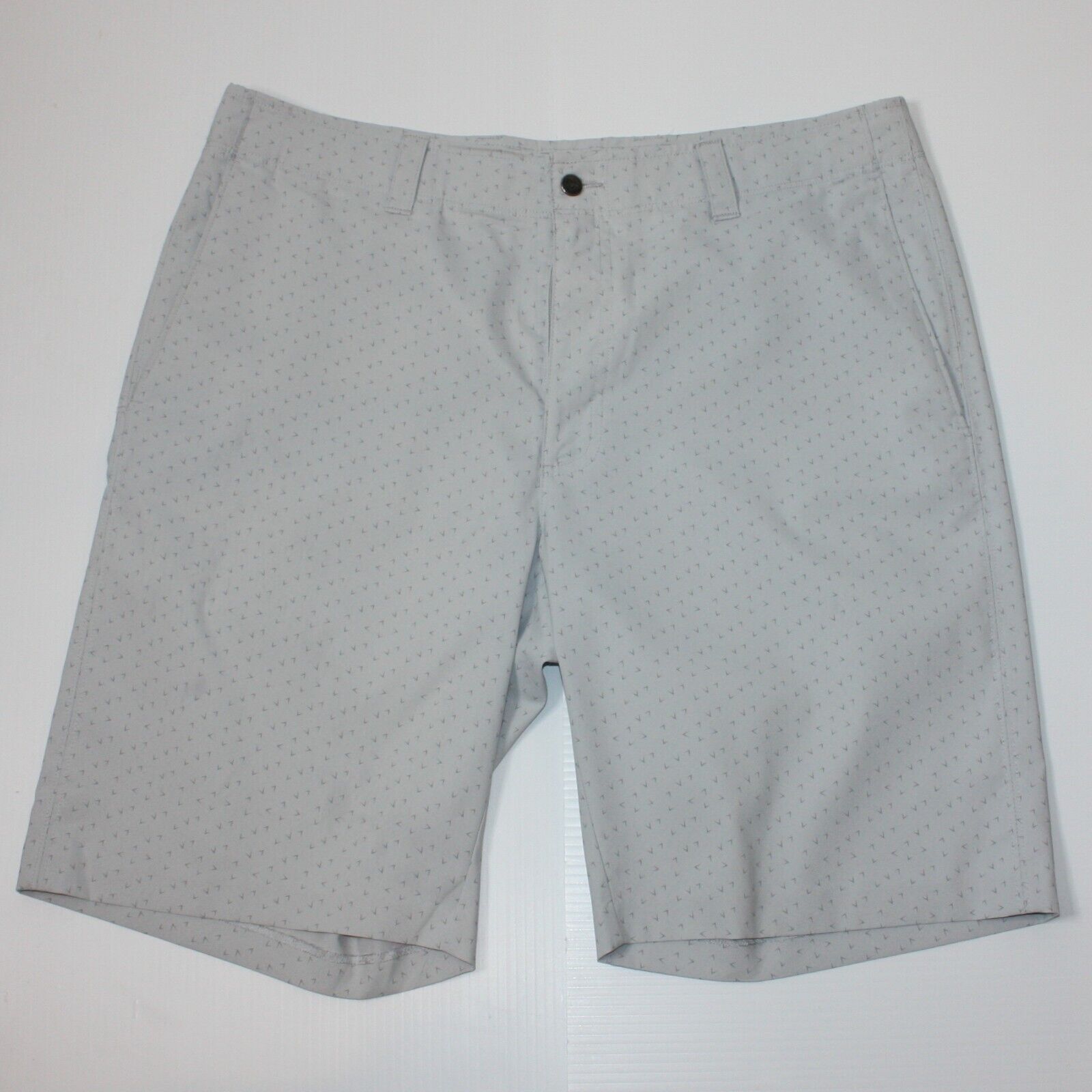 Callaway Men's Logo Print Golf Shorts in Light Gray Color size 36 Size US 36 / EU 52 - 1 Thumbnail
