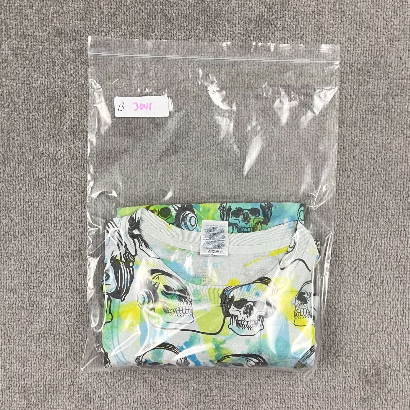 Delta VINTAGE Y2K Skull Skeleton AOP Graphic T-Shirt Mens XL Punk Grunge Skater Headphones Size US XL / EU 56 / 4 - 8 Thumbnail