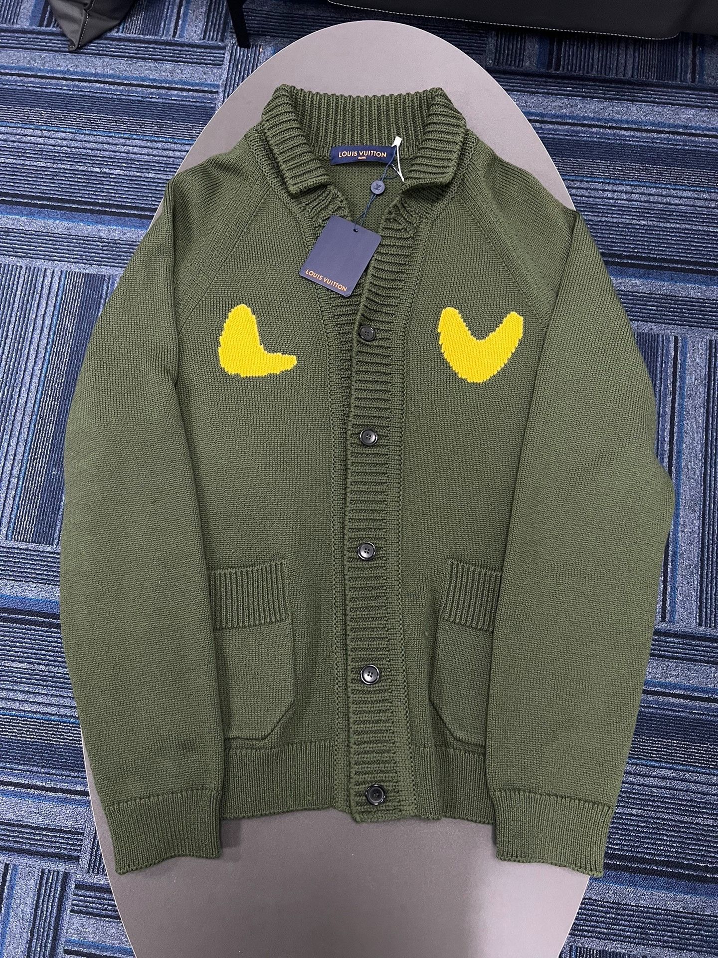 Louis Vuitton Louis Vuitton Tiger Cardigan Knitted Sweater size 4L Nextar Size US XXL / EU 58 / 5 - 1 Thumbnail