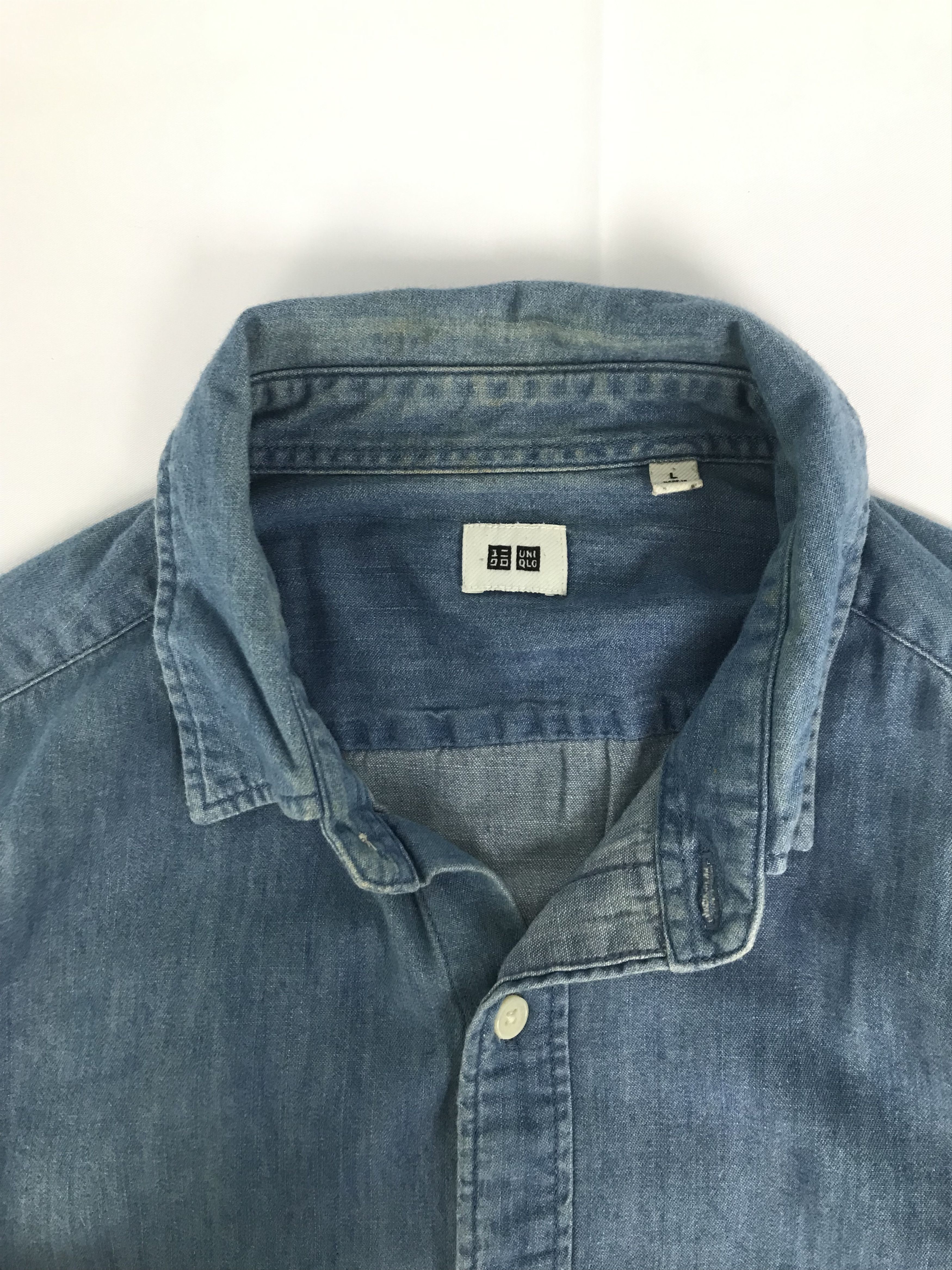 Uniqlo Original Uniqlo Denim Shirt Size US L / EU 52-54 / 3 - 4 Thumbnail