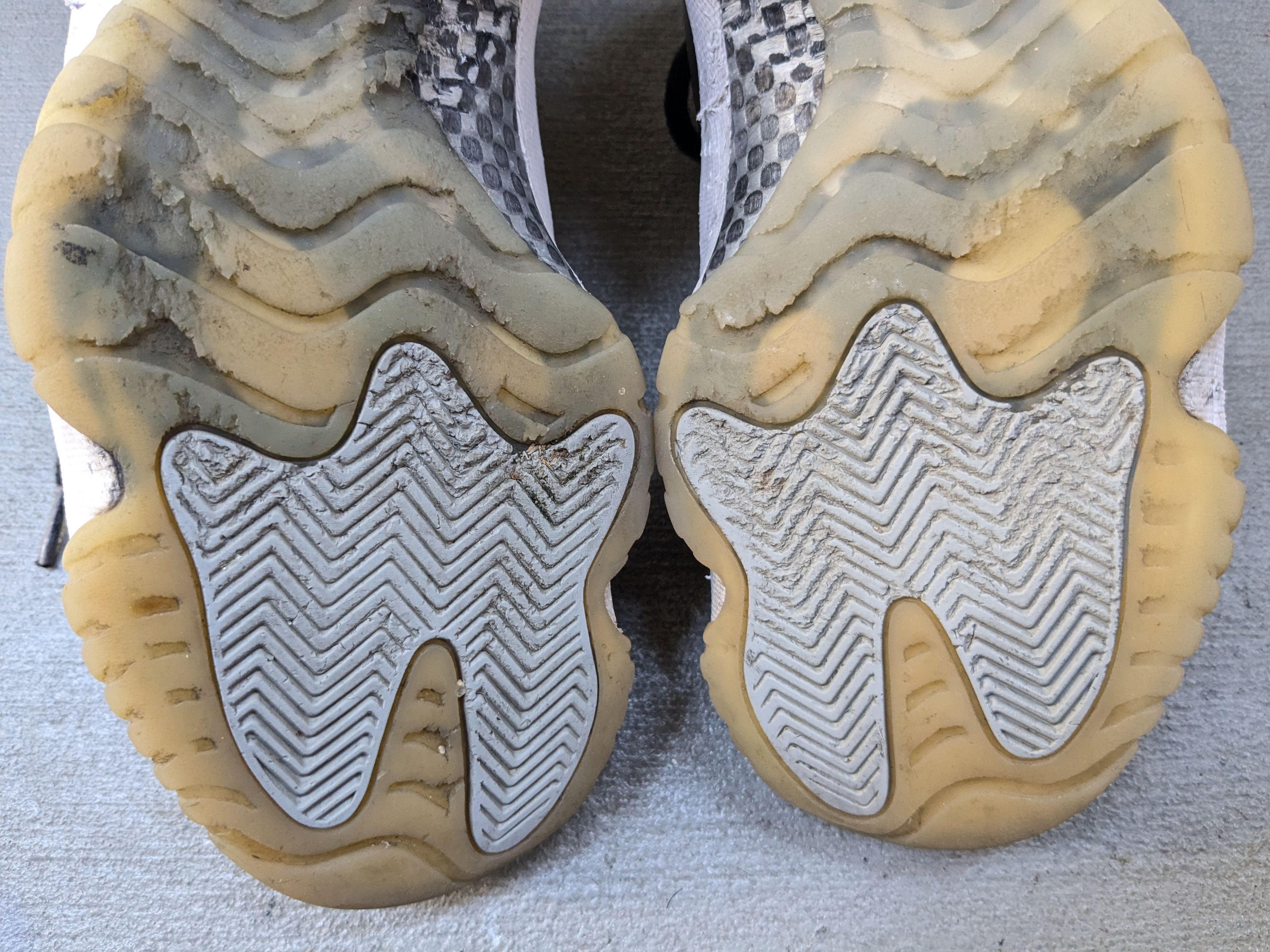Jordan Brand Air Jordan 11 Retro 'Jubilee' 8 Black White CT8012-011 Size US 8 / EU 41 - 19 Thumbnail
