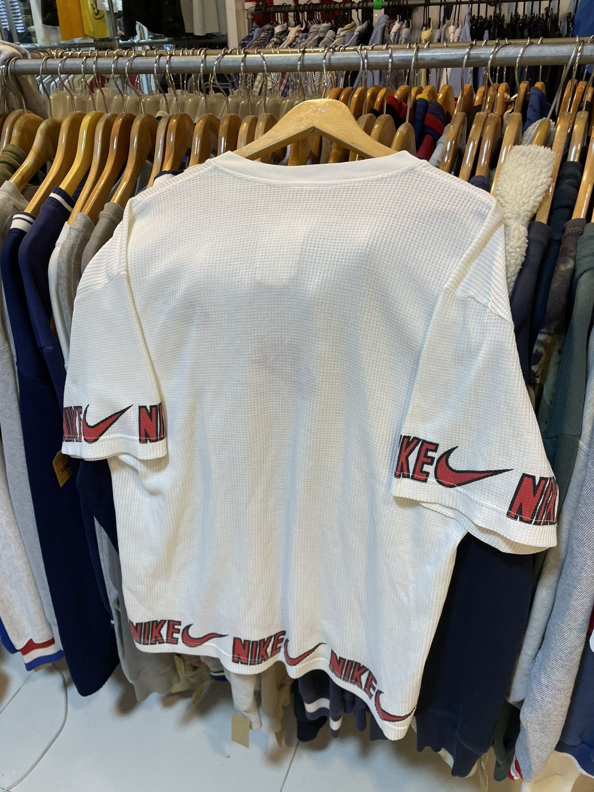 Nike Rare Vintage Nike Spell Out 90s Tee Size US L / EU 52-54 / 3 - 3 Thumbnail