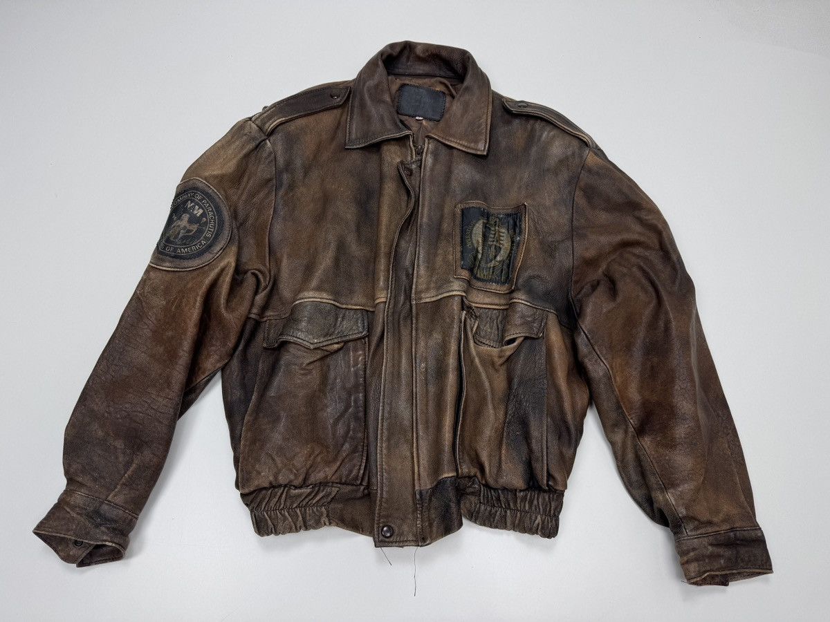 Other Vintage Leather Flight Jacket Patched Iconic Military Style Size US L / EU 52-54 / 3 - 1 Thumbnail