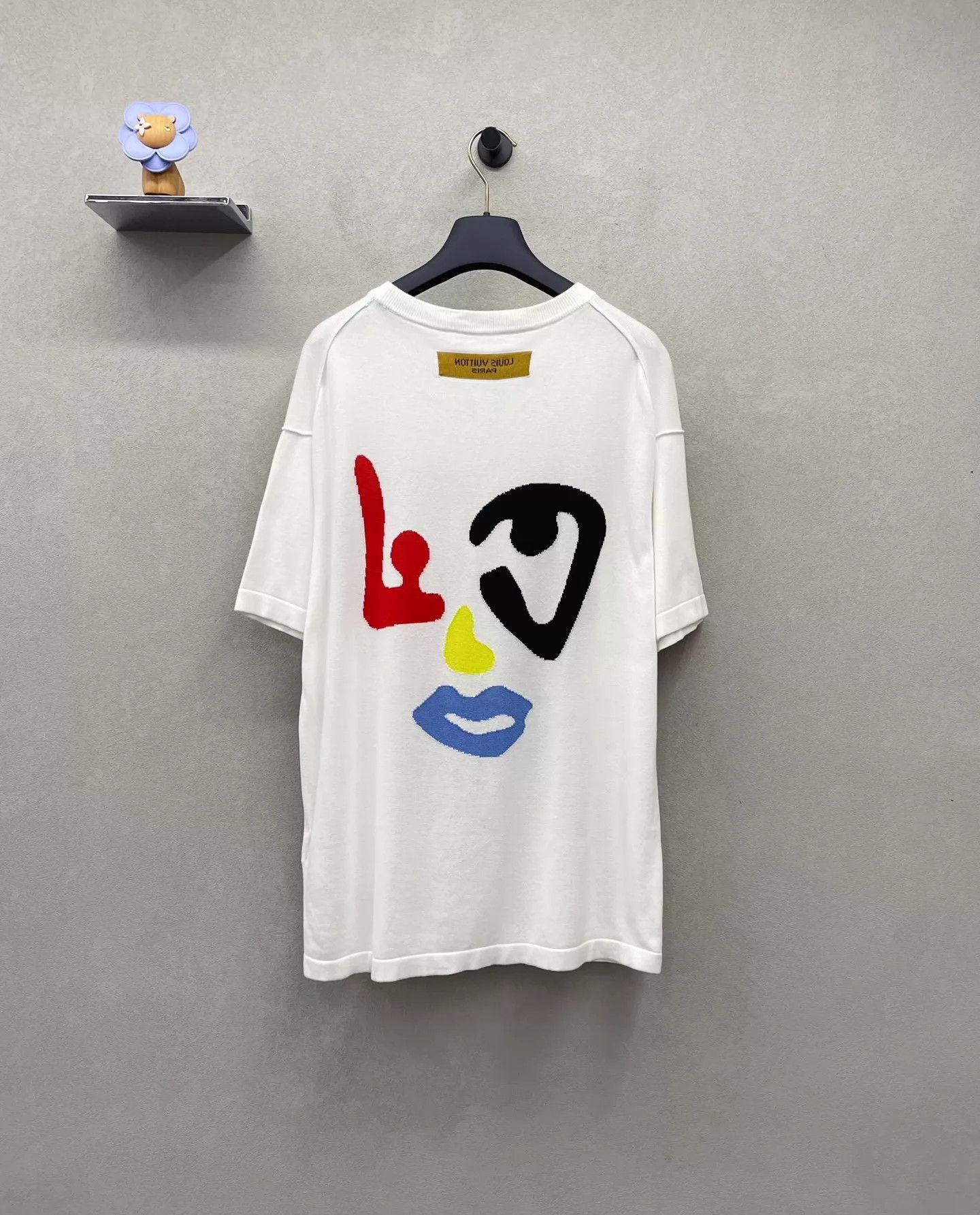 Louis Vuitton LV colorblocked geometric face white short tee M Size US M / EU 48-50 / 2 - 2 Thumbnail