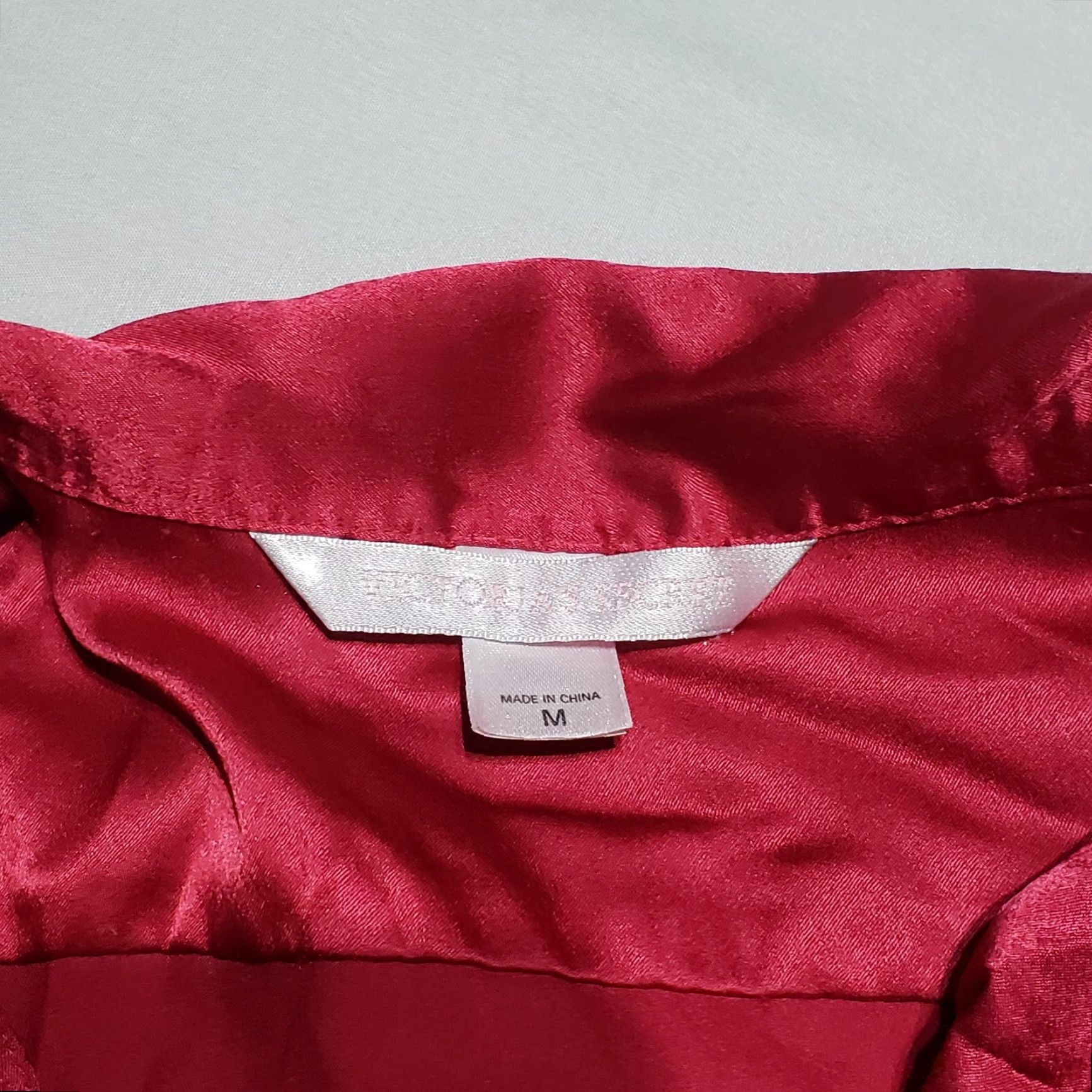 Victoria's Secret Victoria’s Secret Shirt Women Med Red Solid Satin Sleep Shirt PJ Top Buttoned Collared Nightshirt Size M / US 6-8 / IT 42-44 - 2 Thumbnail