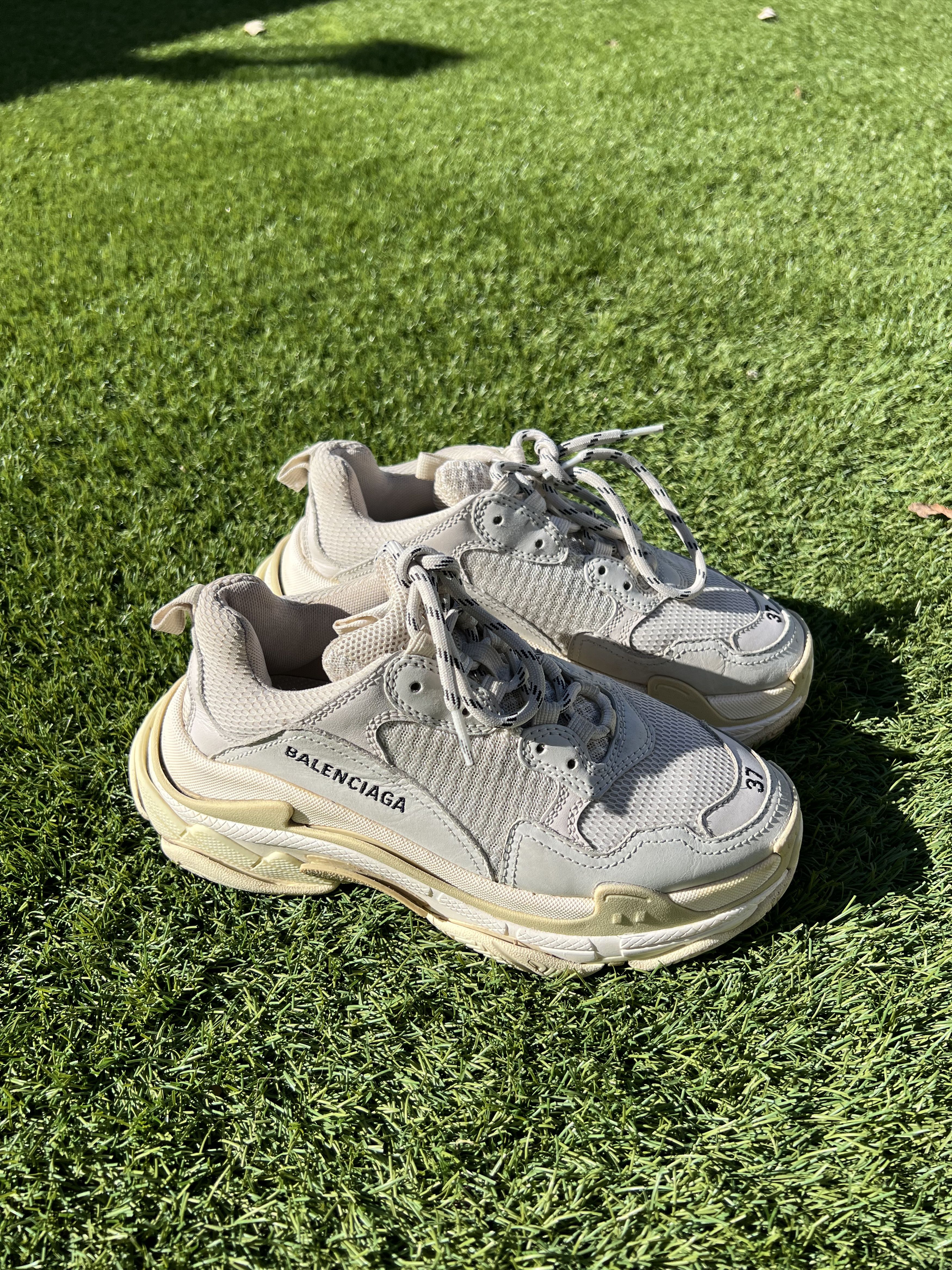 Balenciaga Balenciaga Triple S Sneakers Size US 7 / IT 37 - 1 Thumbnail