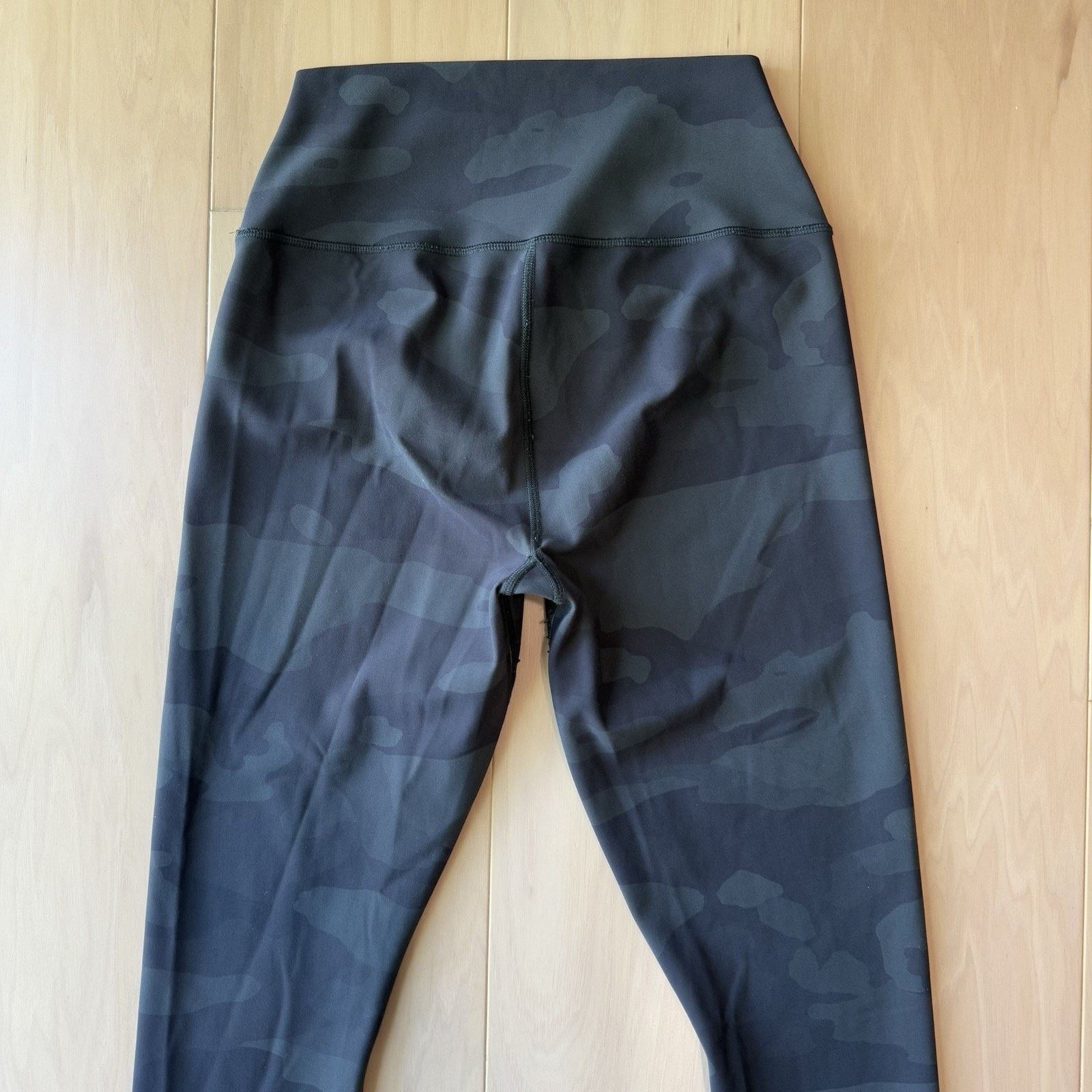 Alo Alo Leggings Women's Medium Black Camo Loungewear Size 28" / US 6 / IT 42 - 7 Thumbnail