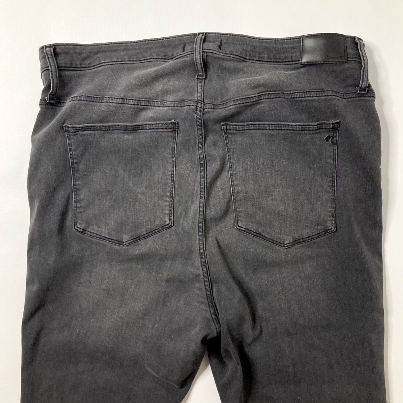 Madewell Womens Madewell High Rise 10" Skinny Jeans Size 35 Raw Hem Faded Black Jeans Size 24" / US 00 / IT 34 - 3 Thumbnail