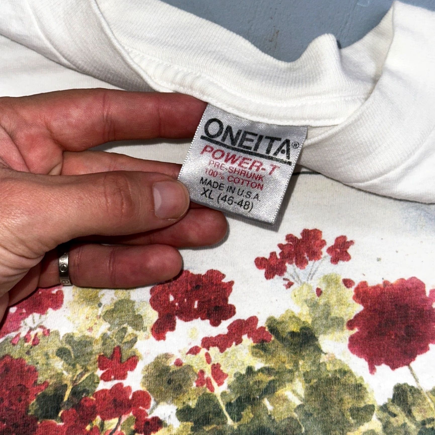Vintage VINTAGE Oneita T-Shirt Men XL White Crew Neck Short Sleeve Graphic Print 70s 80s 90s USA Art Deco Photograph Aesthetic Chill Art Vintage Shirt Size US XL / EU 56 / 4 - 2 Thumbnail