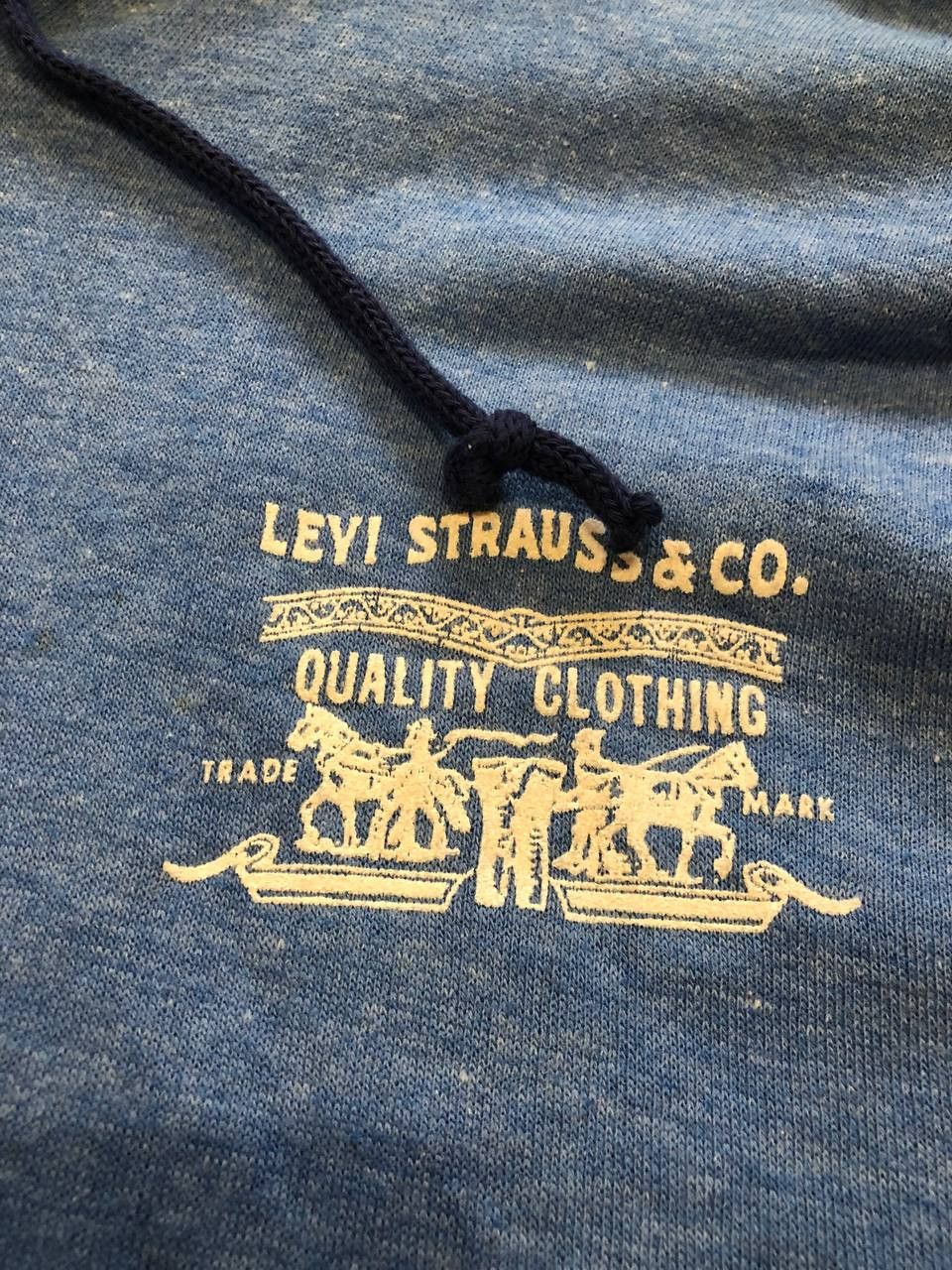 Levi's True Vintage 80s Levi's Hoodie Blue Patched MADE IN USA Size US L / EU 52-54 / 3 - 5 Thumbnail