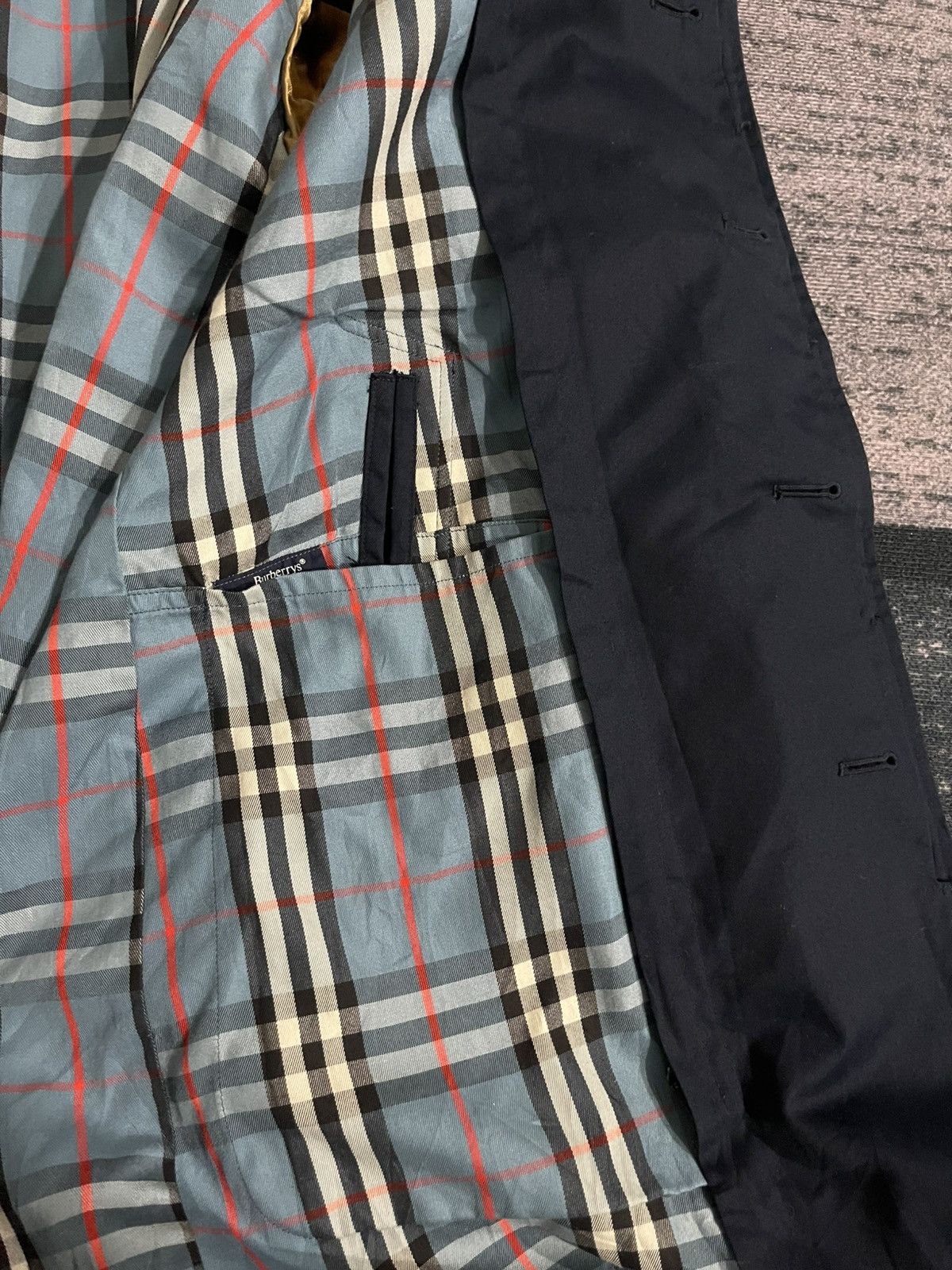 Burberry Vintage Burberrys Trench Coat Made England Size US XL / EU 56 / 4 - 16 Thumbnail