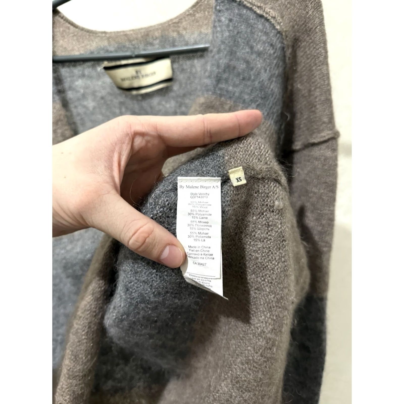 By Malene Birger VINTAGE By Malene Birger Wool Blend Striped V-Neck Sweater Brown Grey XS Women’s Wool Blend Striped V-Neck Pullover Sweater Girls/Men? Size XS / US 0-2 / IT 36-38 - 7 Thumbnail