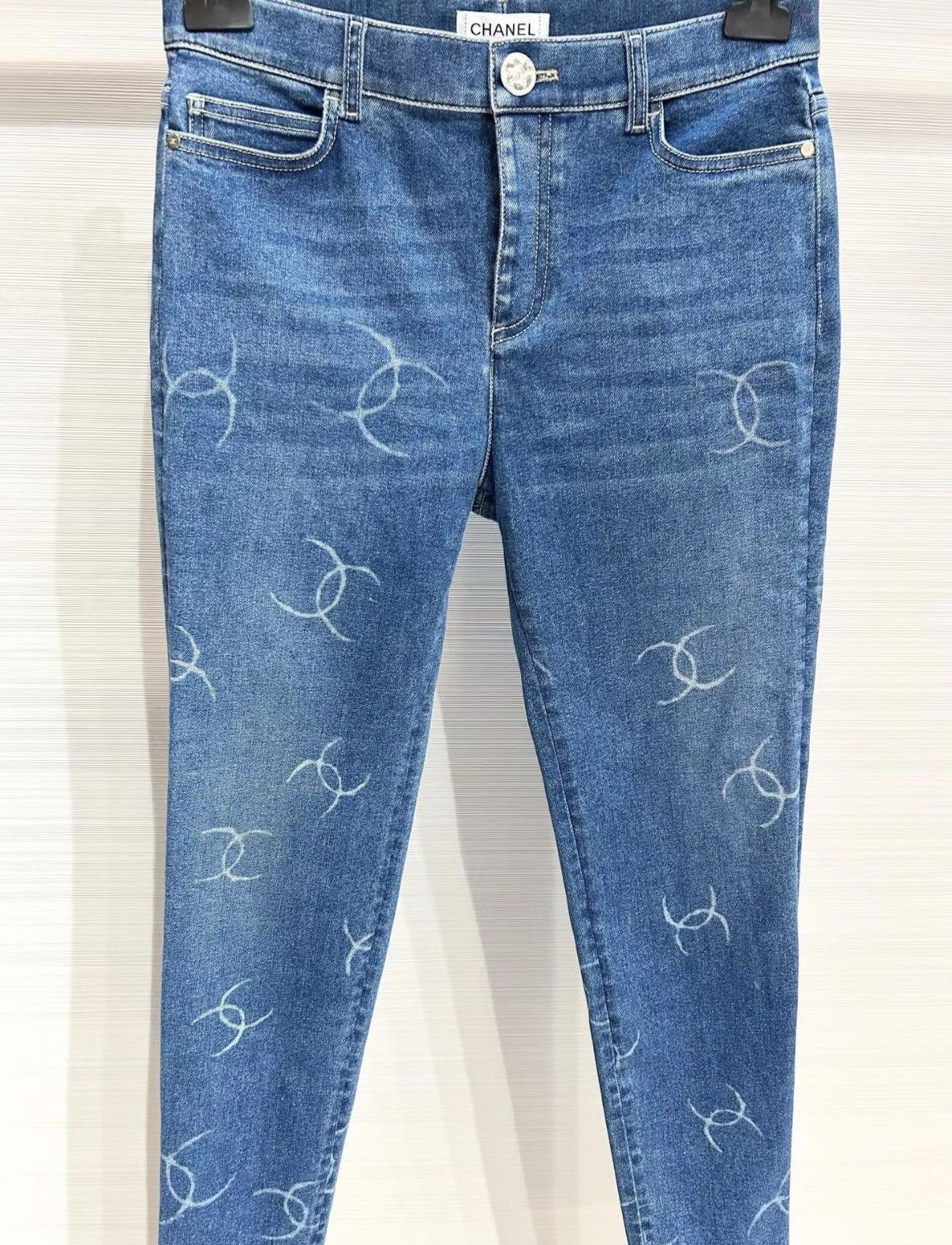 Chanel Chanel F42 Blue Logo Print Skinny Jeans J33 Size 28" / US 6 / IT 42 - 4 Thumbnail