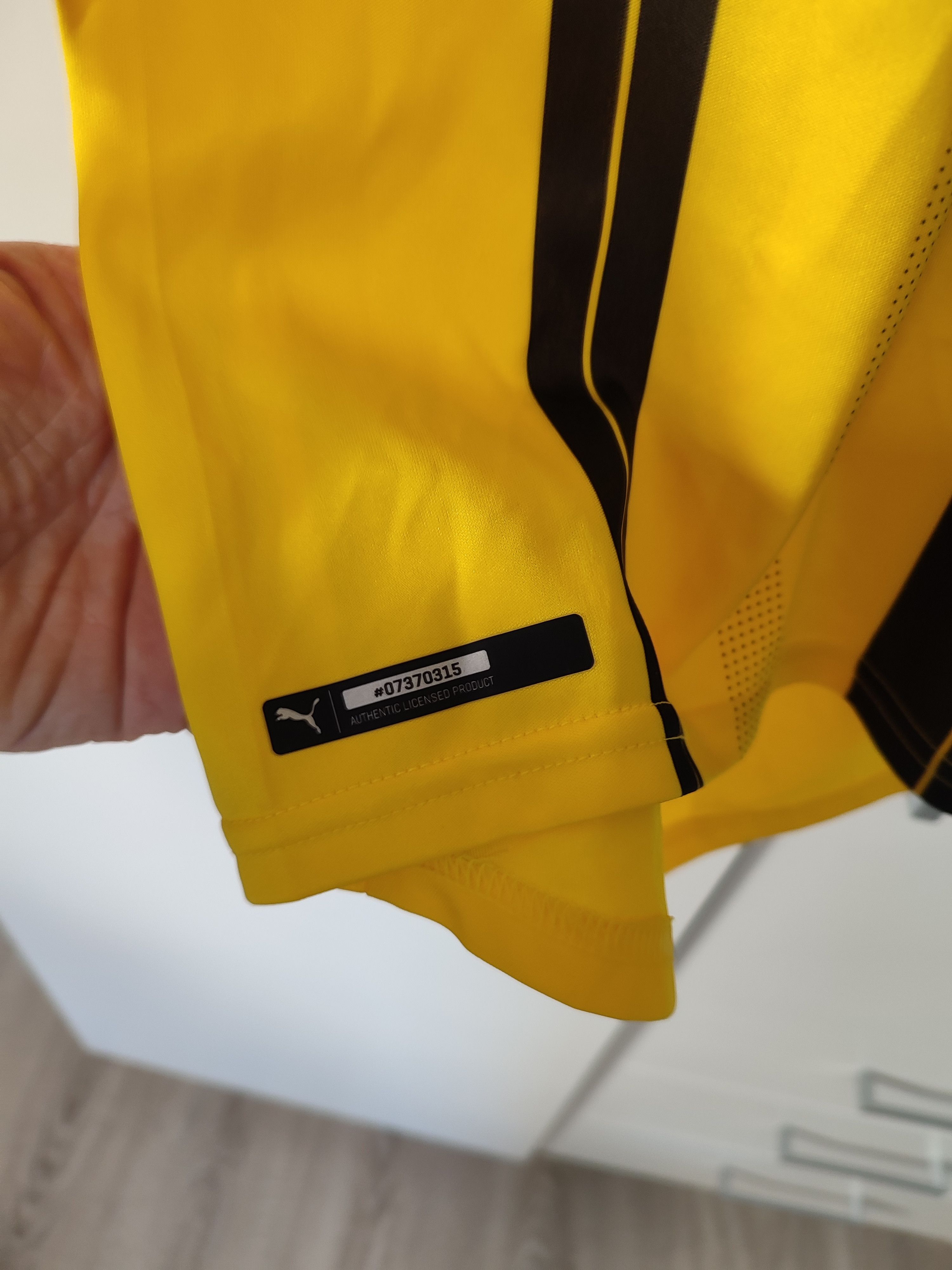 Puma Borussia Dortmund 2016-17 Home Football Shirt size S Size US S / EU 44-46 / 1 - 7 Thumbnail