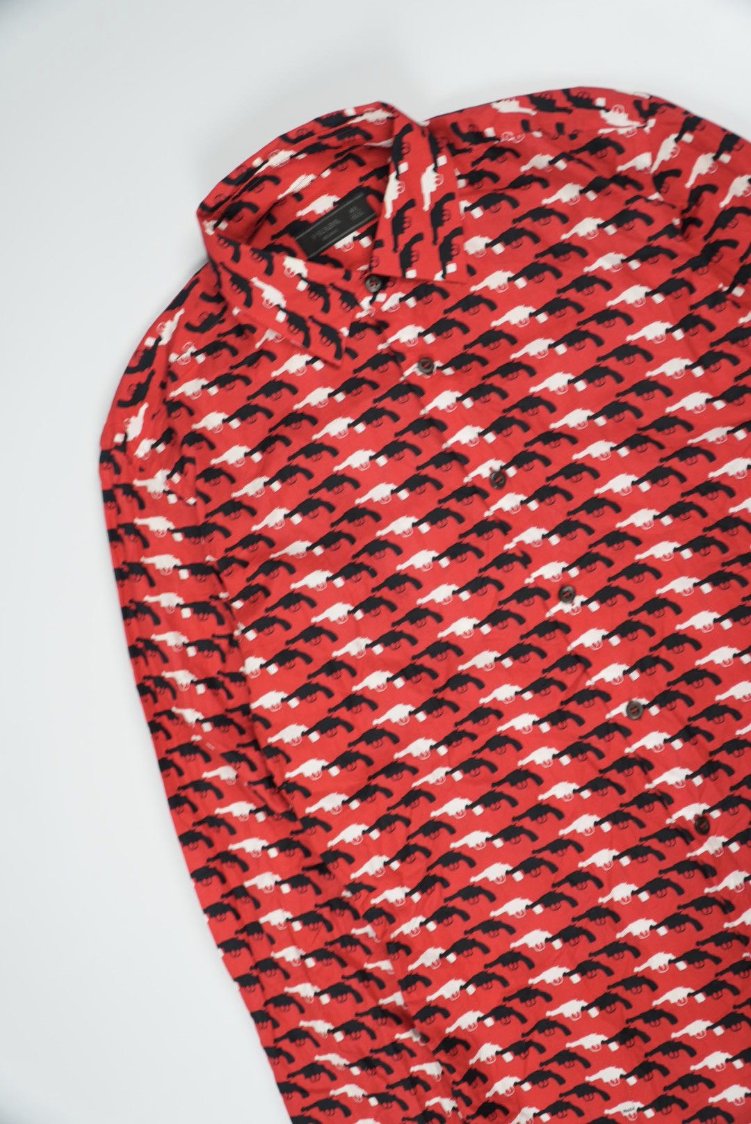 Prada Prada 2012 Gun Print Red Shirt Size US M / EU 48-50 / 2 - 3 Thumbnail