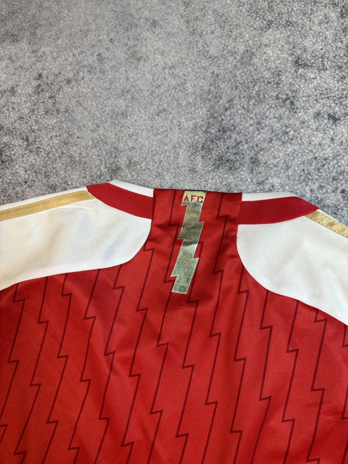 Adidas Adidas Arsenal Soccer Jersey Style Blokecore Rare Casual L Size US L / EU 52-54 / 3 - 4 Thumbnail