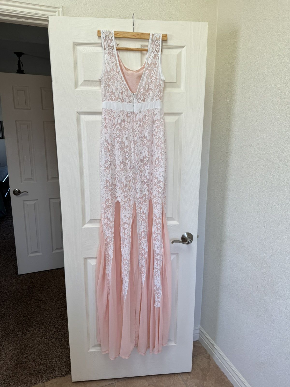 Vintage Pastel mermaid dress long train floral lace scooped back Size M / US 6-8 / IT 42-44 - 5 Thumbnail