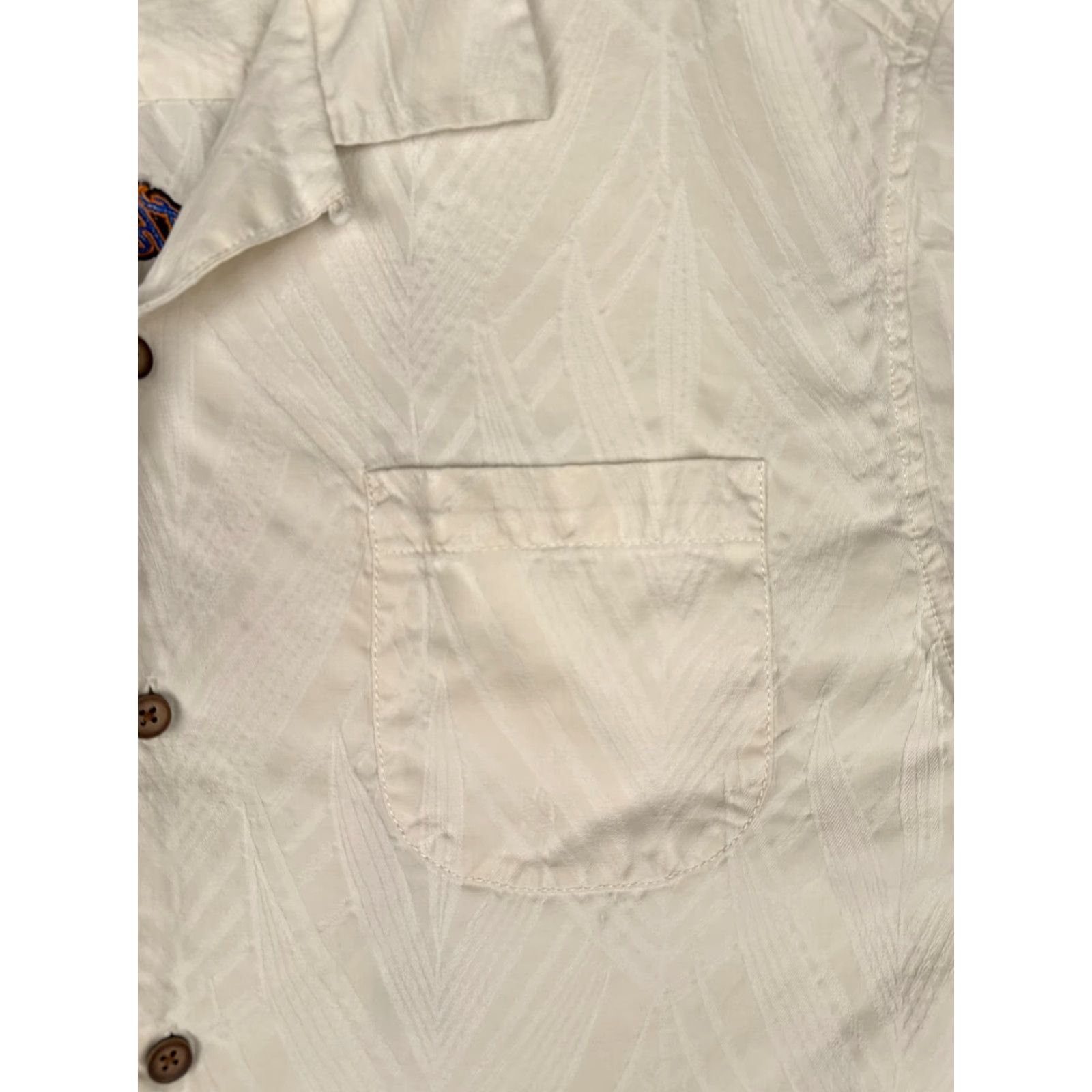 Tommy Bahama VINTAGE Tommy Bahama Shirt Men Large Ivory Floral Silk The Local Watering Hole READ Size US L / EU 52-54 / 3 - 7 Thumbnail