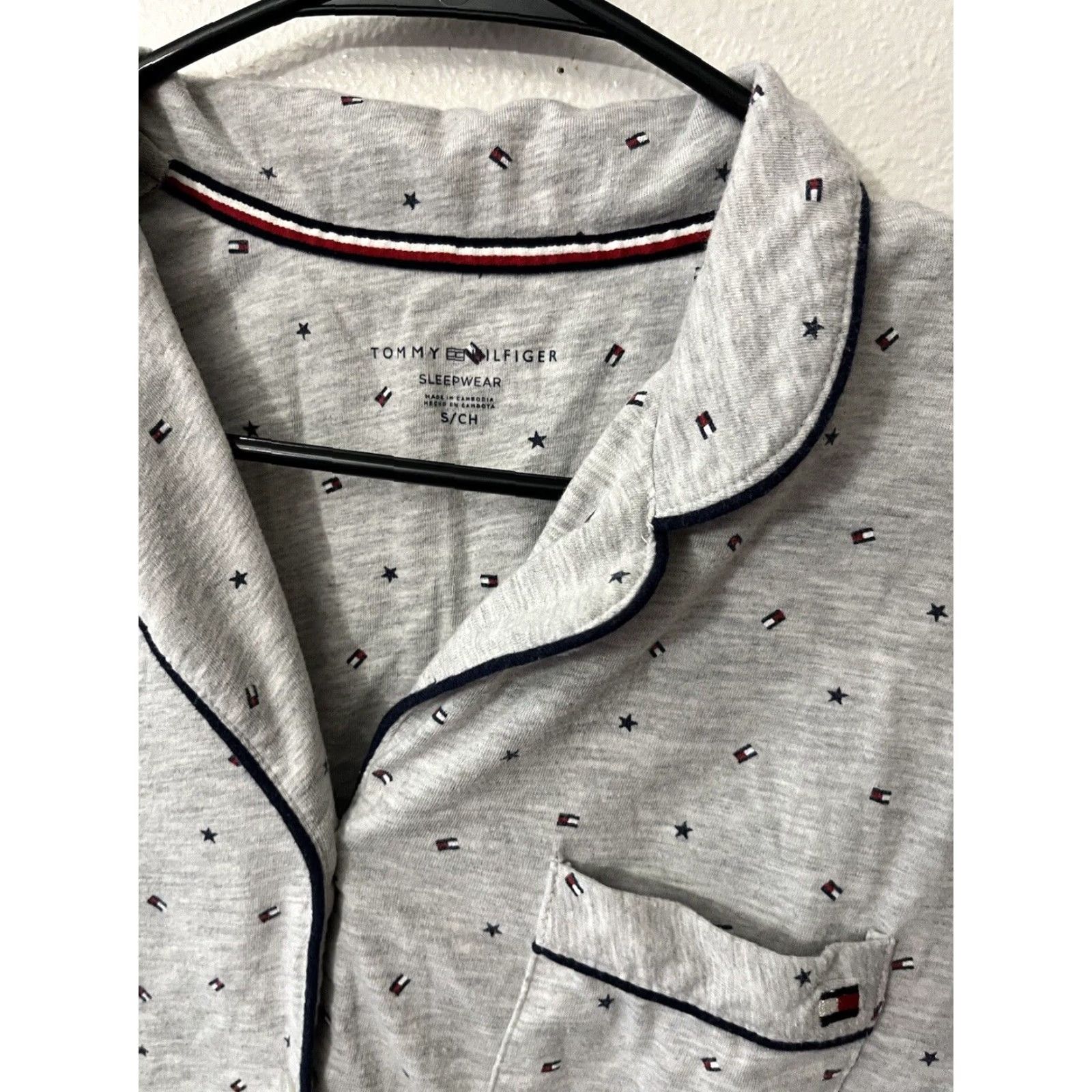 Tommy Hilfiger Tommy Hilfiger Women Pajama Top Sleepwear Small Gray Hearts Logo Print Short Sleeve Button Closed Size S / US 4 / IT 40 - 3 Thumbnail