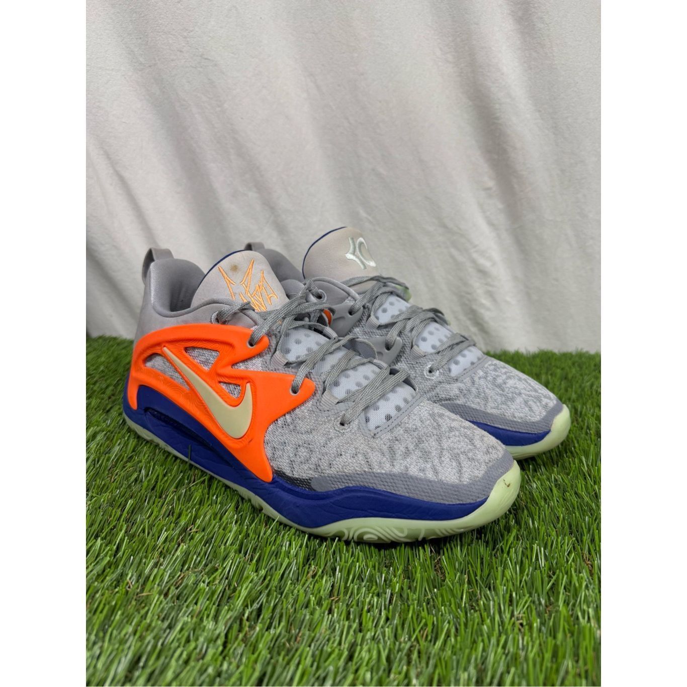 Nike Nike KD 15 Cardo 'Producer Pack' - Size 10.5M/12W Pre-Owned Size US 10.5 / EU 43-44 - 1 Thumbnail