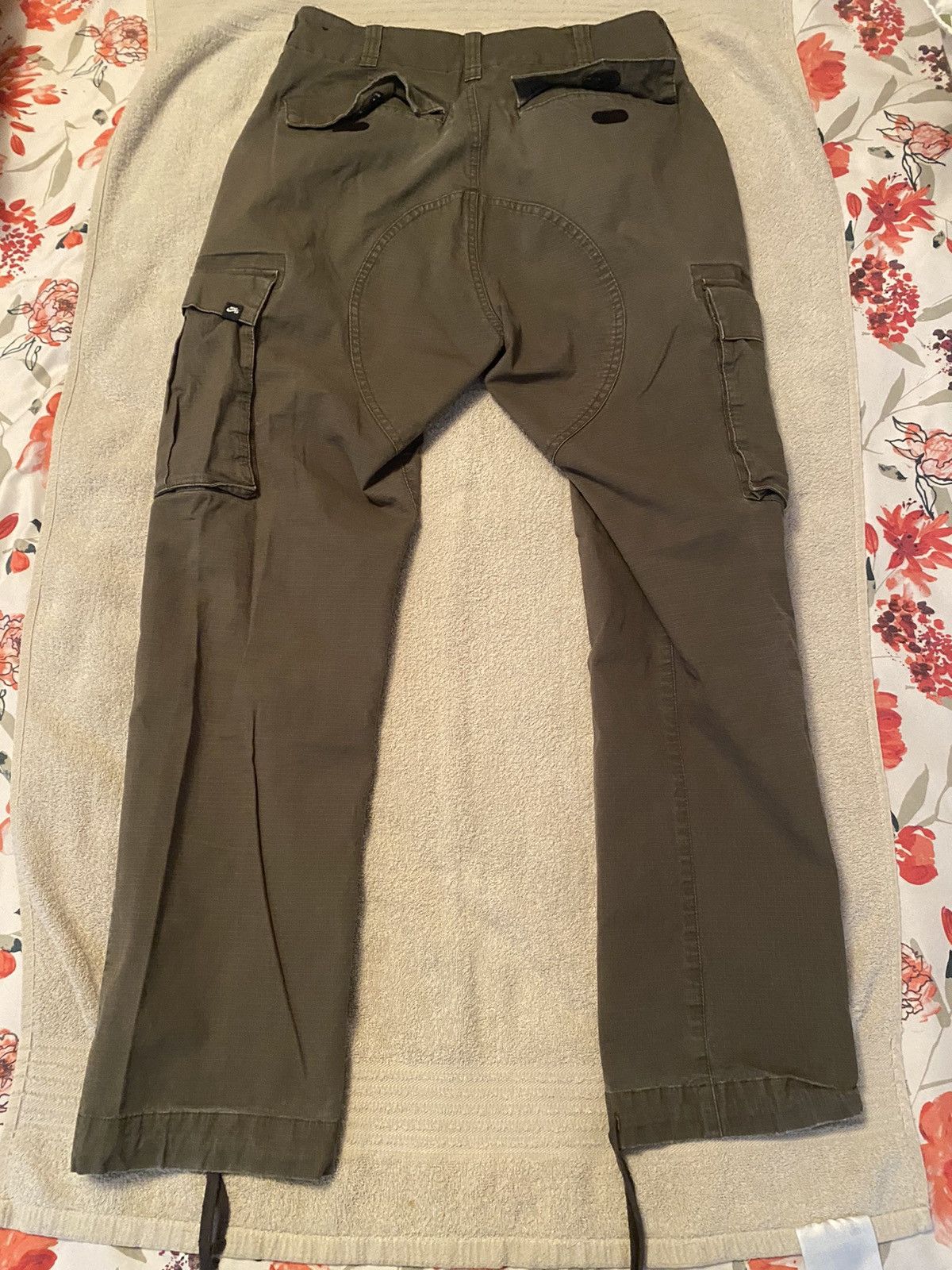 Nike Nike SB Cargo pants Size 28 Size US 28 / EU 44 - 2 Thumbnail