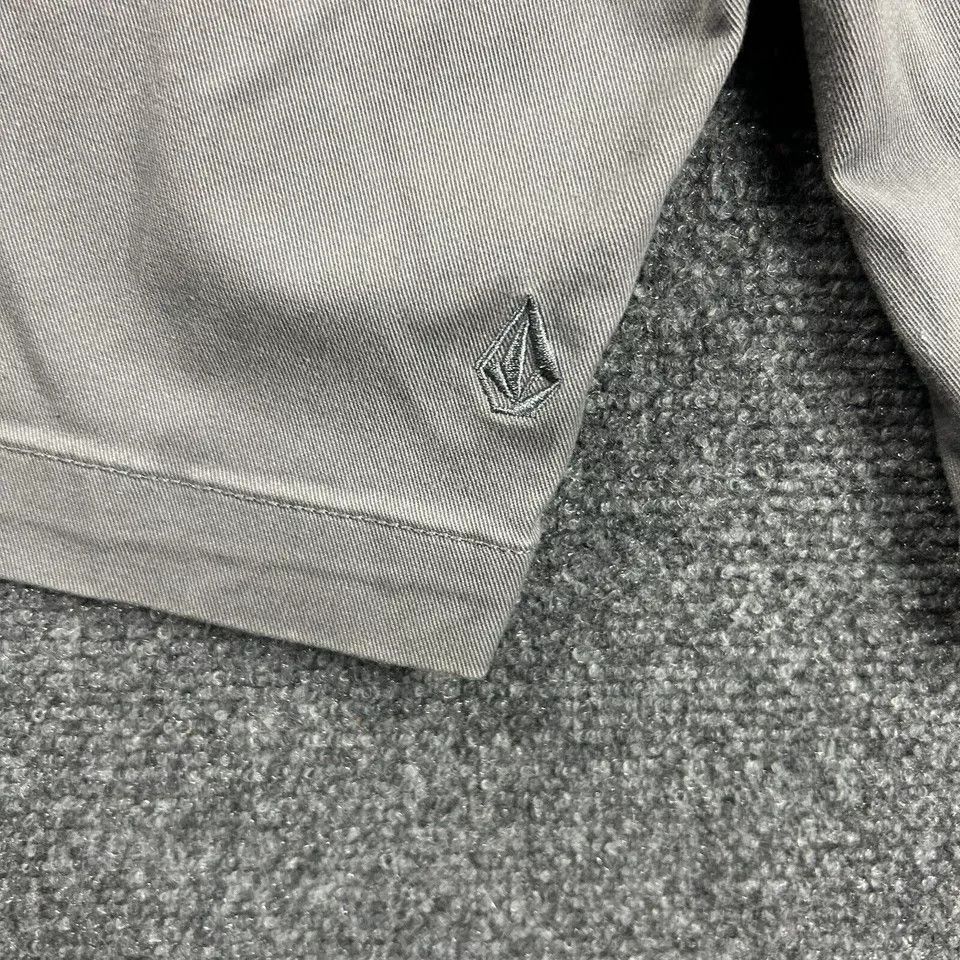 Volcom Volcom Shorts Mens 28 Gray Chino Casual Logo Cotton Blend Size US 28 / EU 44 - 5 Thumbnail
