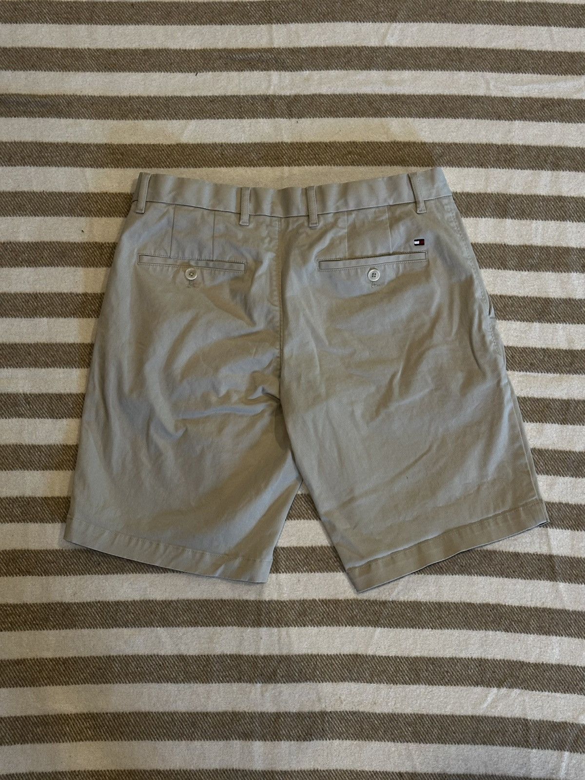 Tommy Hilfiger Tommy Hilfiger Chino Shorts Size US 32 / EU 48 - 2 Thumbnail