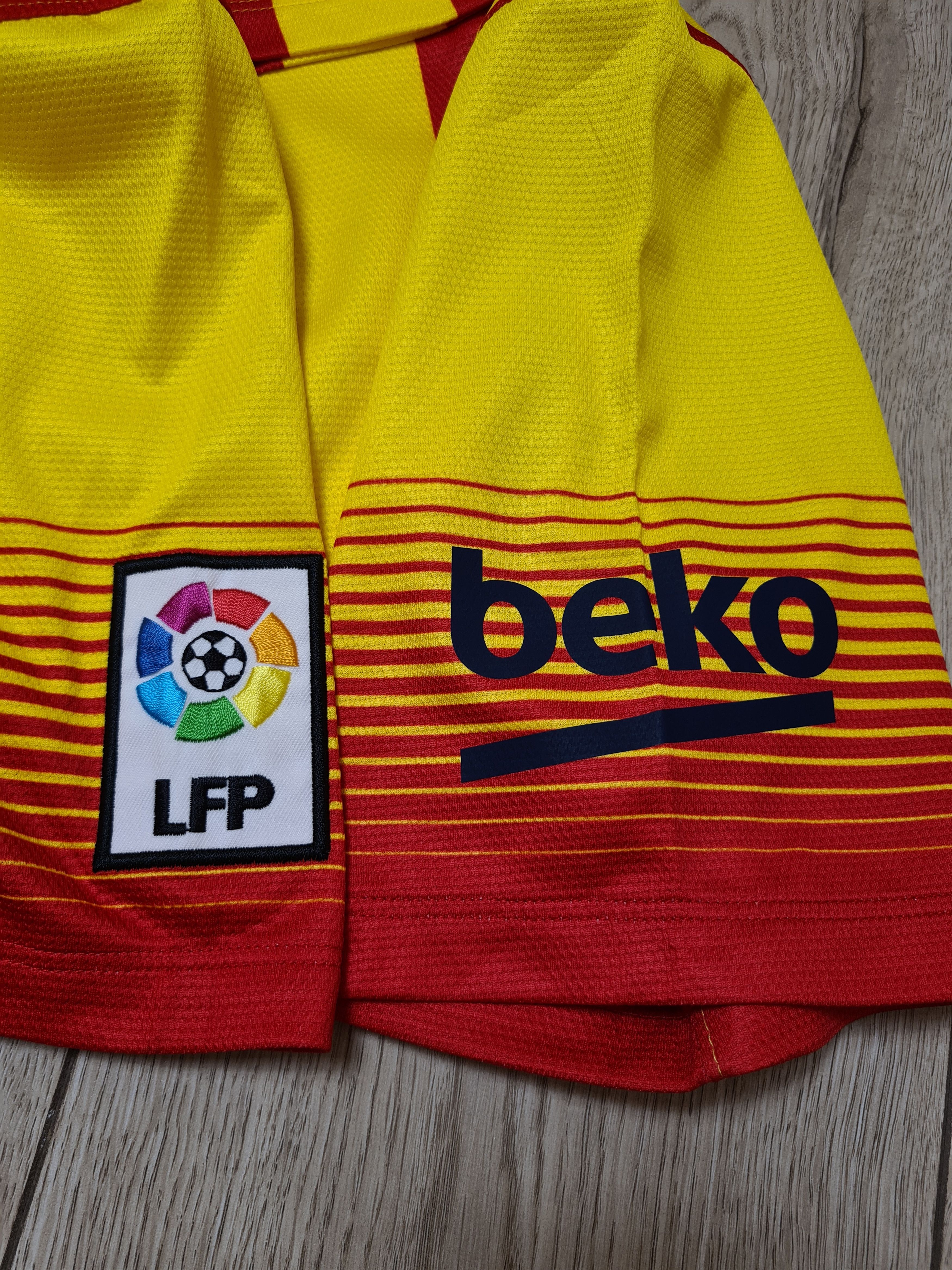 Nike BARCELONA 2013 2014 MESSI NEW AWAY FOOTBALL SOCCER JERSEY Size US L / EU 52-54 / 3 - 9 Thumbnail