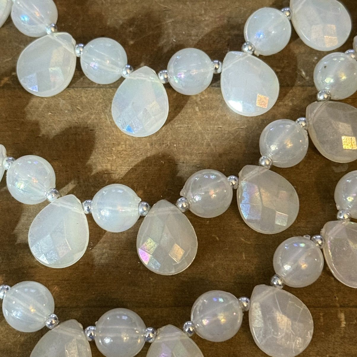 Other Iridescent white layered bead bib necklace Size ONE SIZE - 3 Thumbnail
